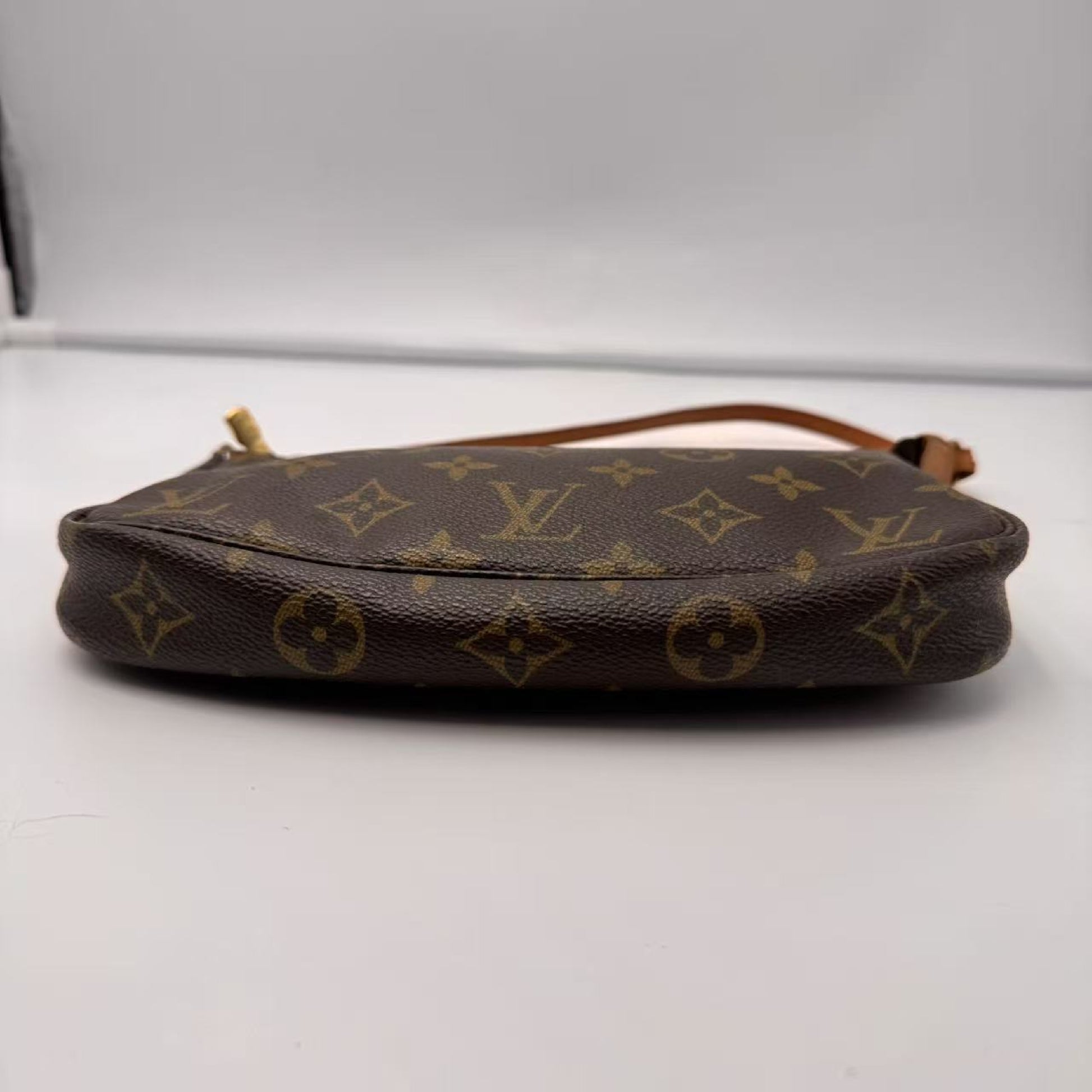 LOUIS VUITTON LOUIS VUITTON Pochette Accessoir Handbag