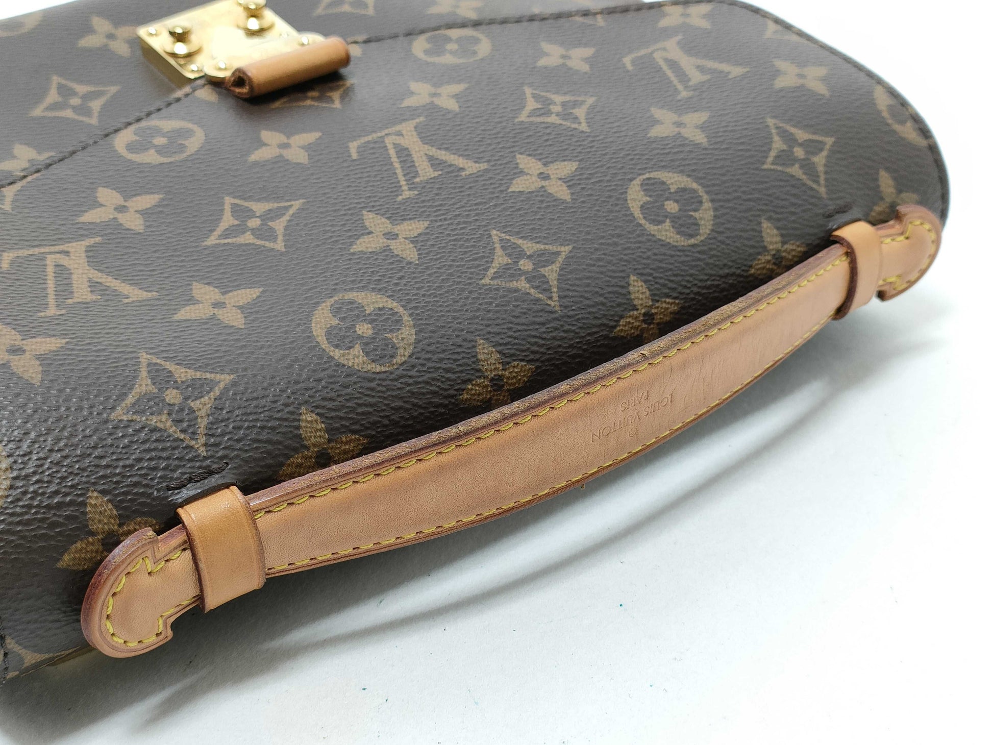 LOUIS VUITTON Monogram Louis Vuitton Message Shoulder Bag Handbag