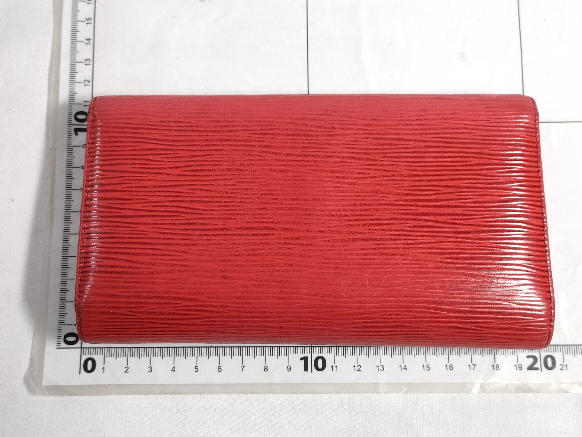 LOUIS VUITTON Epi Louis Vuitton Epi Long Wallet Wallet