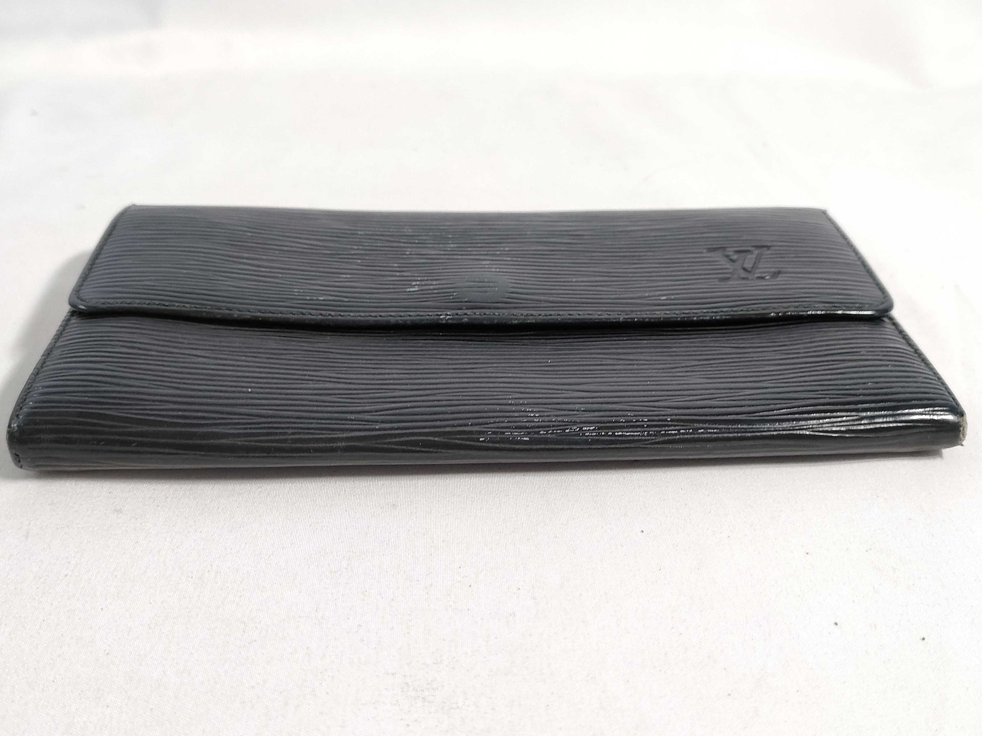 LOUIS VUITTON Epi Vuitton Epi Portefeuille Sara Martier Engraved Long Wallet Black Wallet