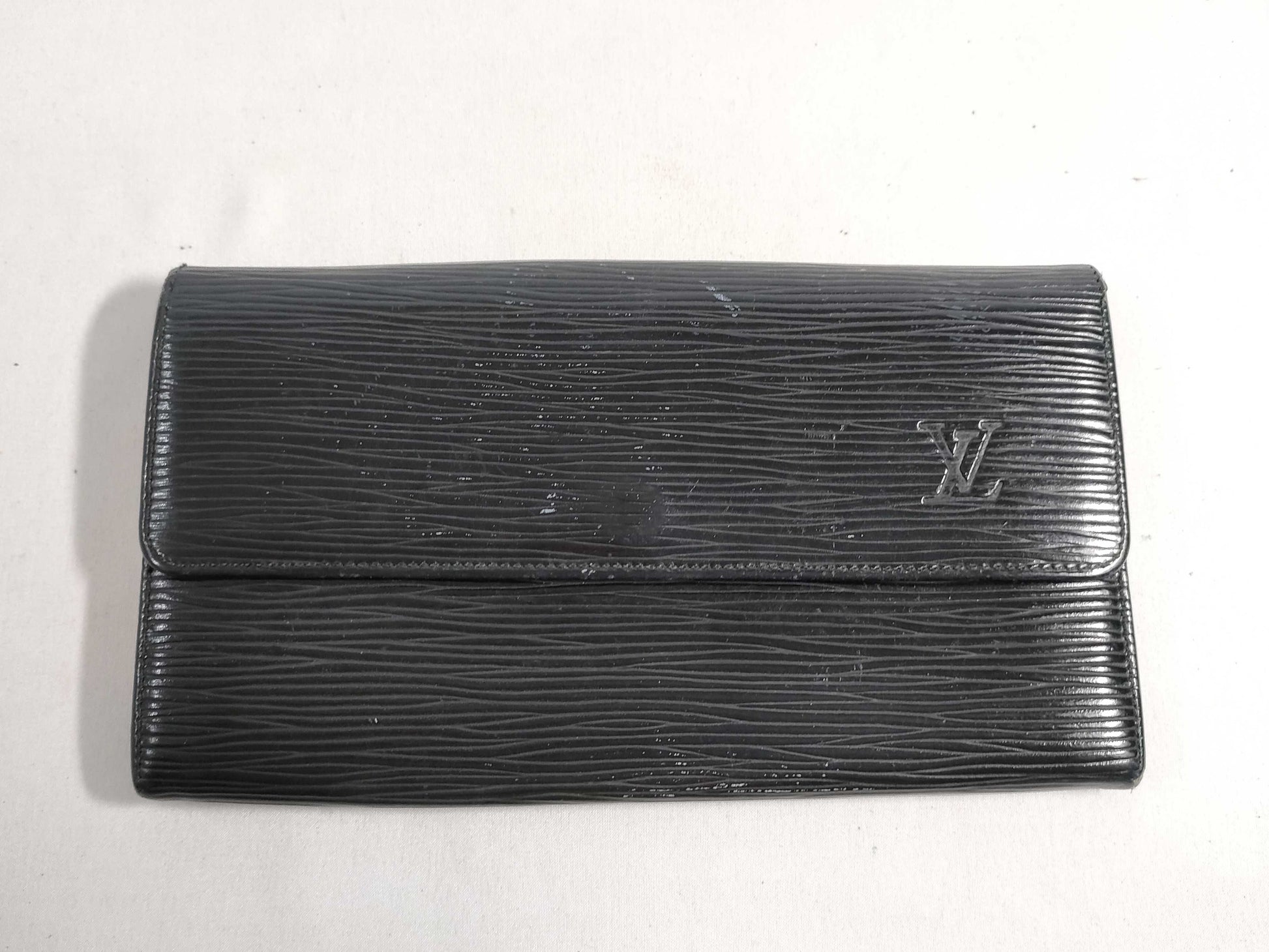 LOUIS VUITTON Epi Vuitton Epi Portefeuille Sara Martier Engraved Long Wallet Black Wallet