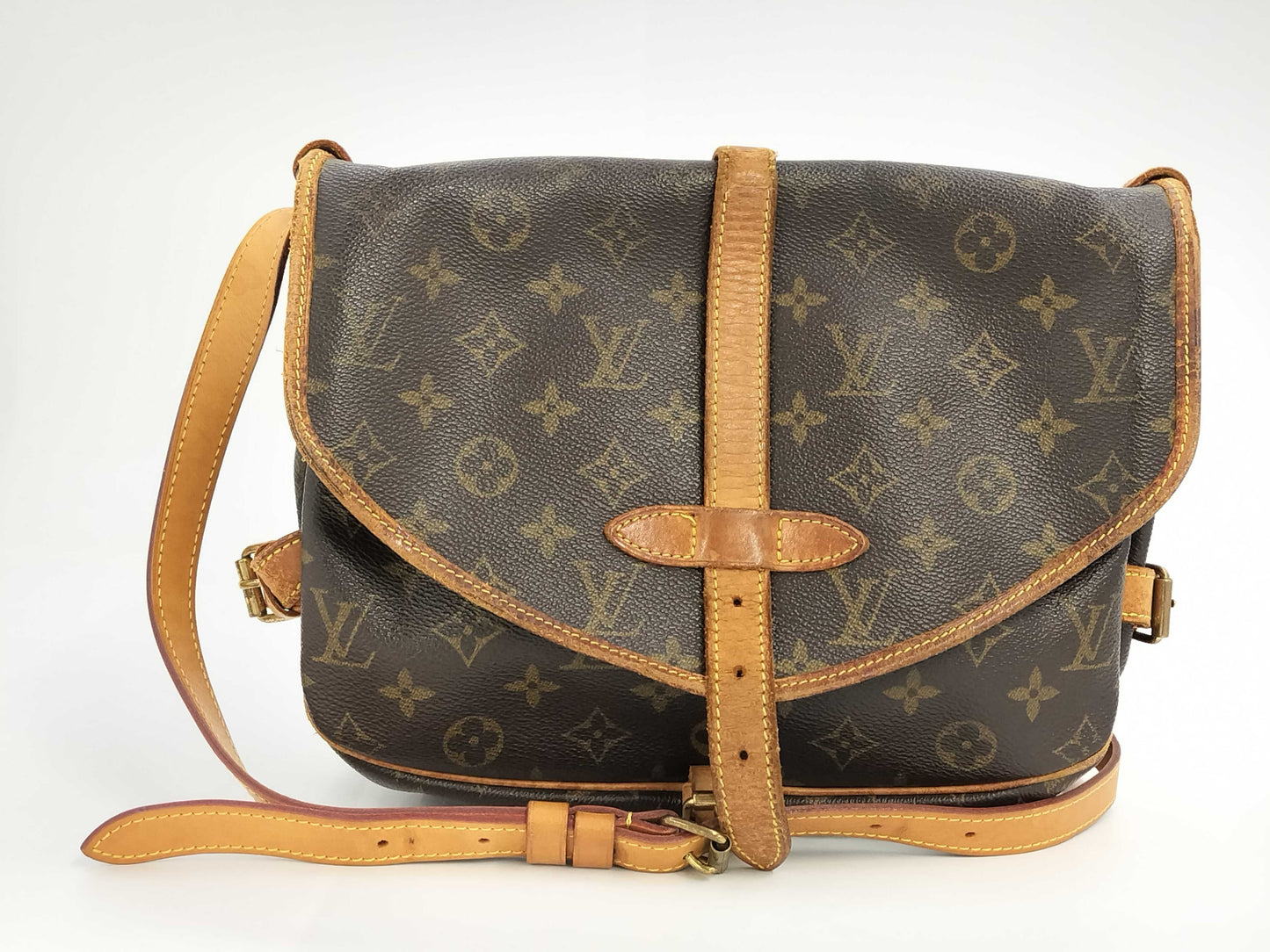 LOUIS VUITTON Louis Vuitton Saumur Shoulder Bag