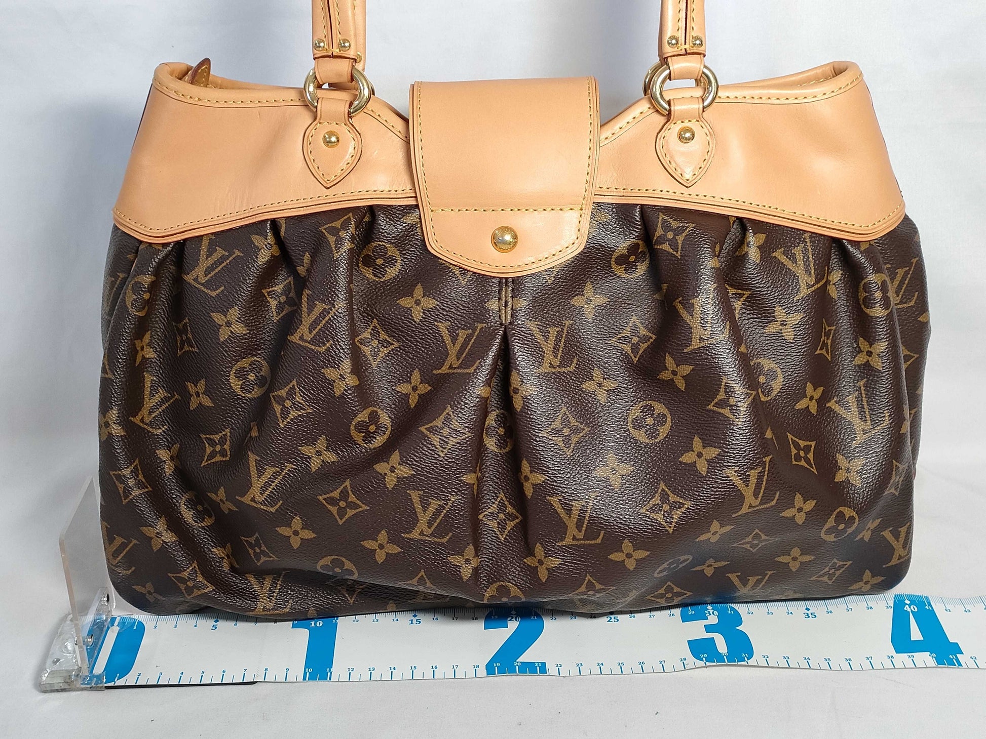 LOUIS VUITTON Monogram LOUIS VUITTON Boetie Handbag