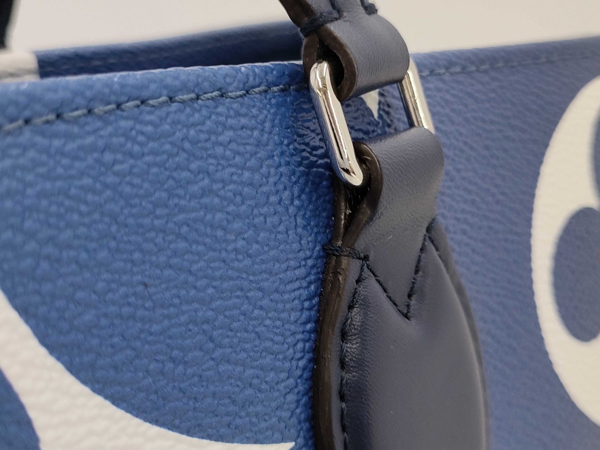 LOUIS VUITTON Monogram On-the-Go Handbag Tote Bag