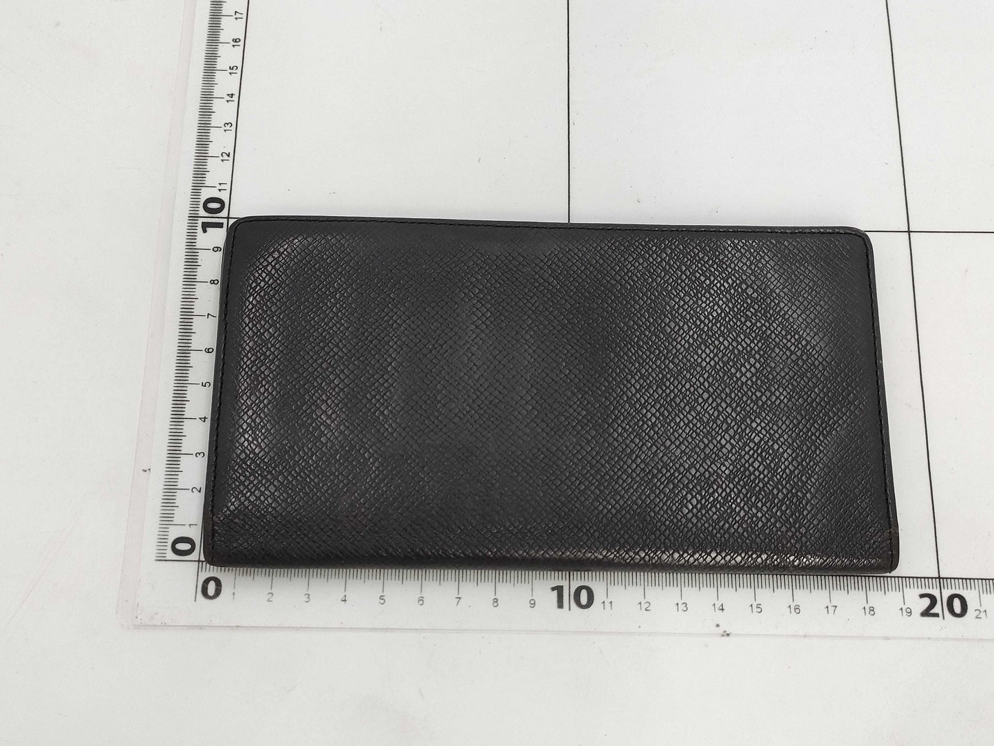 LOUIS VUITTON Louis Vuitton Taiga Wallet Black Wallet
