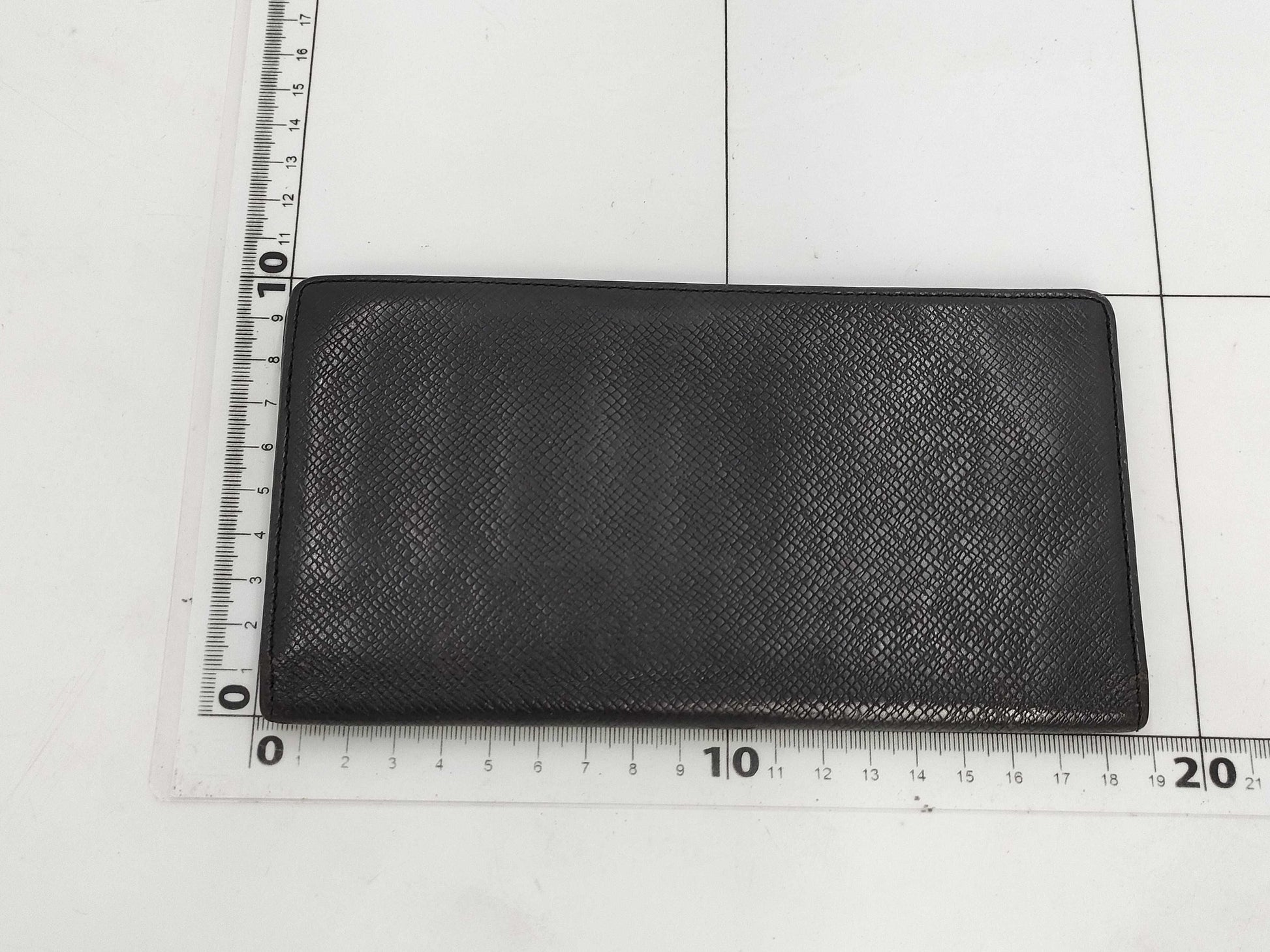 LOUIS VUITTON Louis Vuitton Taiga Wallet Black Wallet