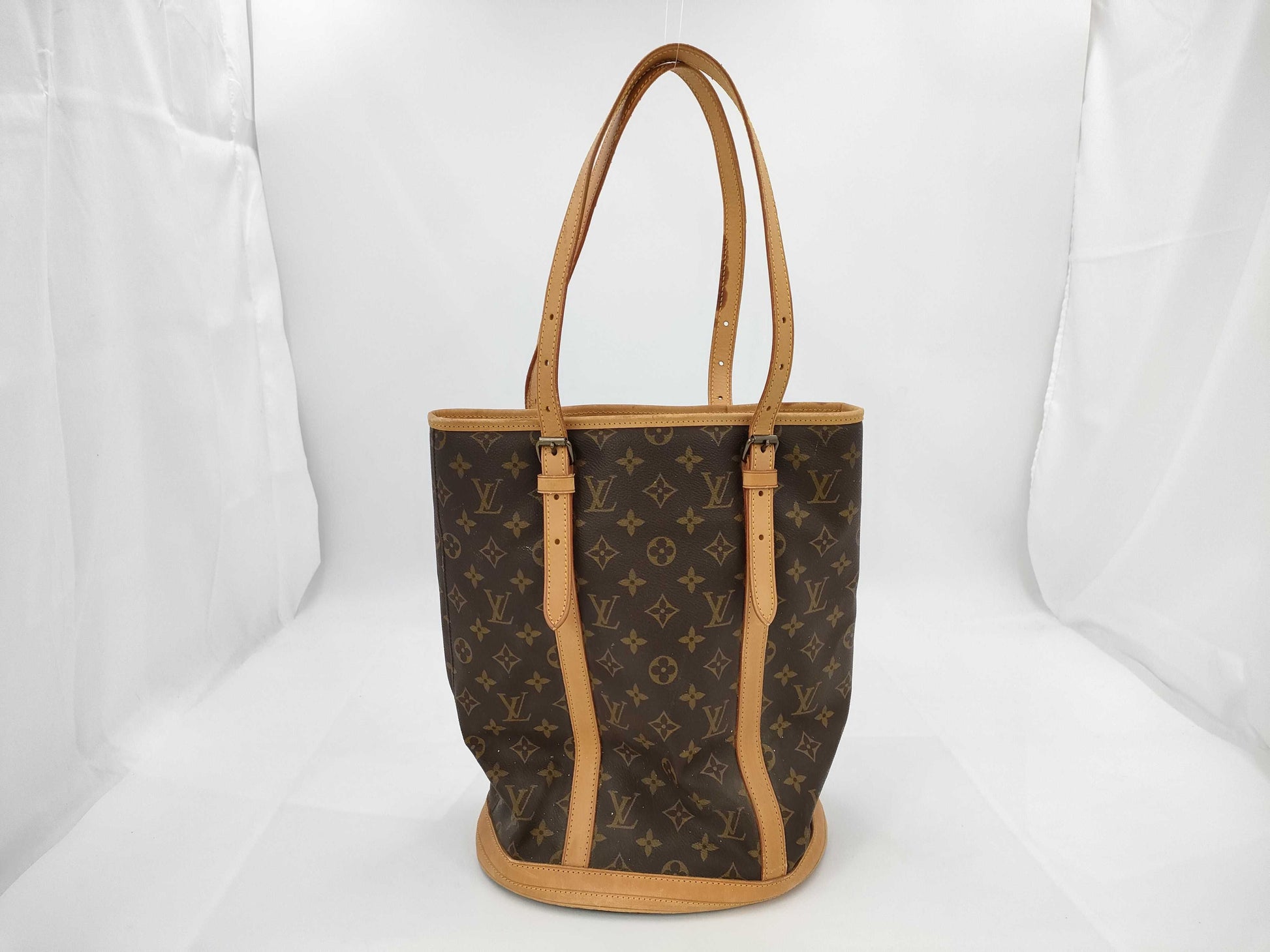 LOUIS VUITTON Bucket Tote Bag