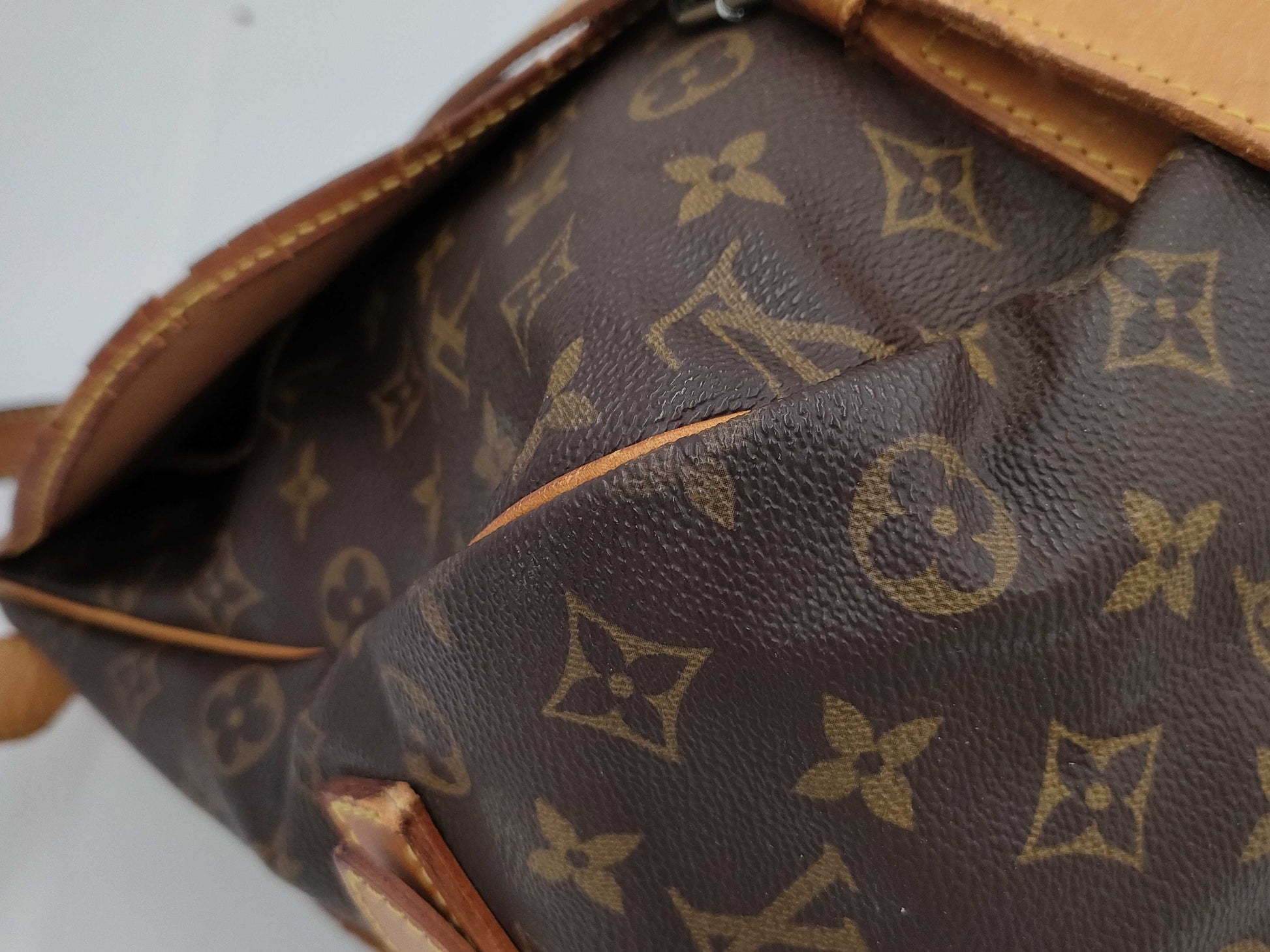 LOUIS VUITTON LOUIS VUITTON Saumur 43 Shoulder Bag
