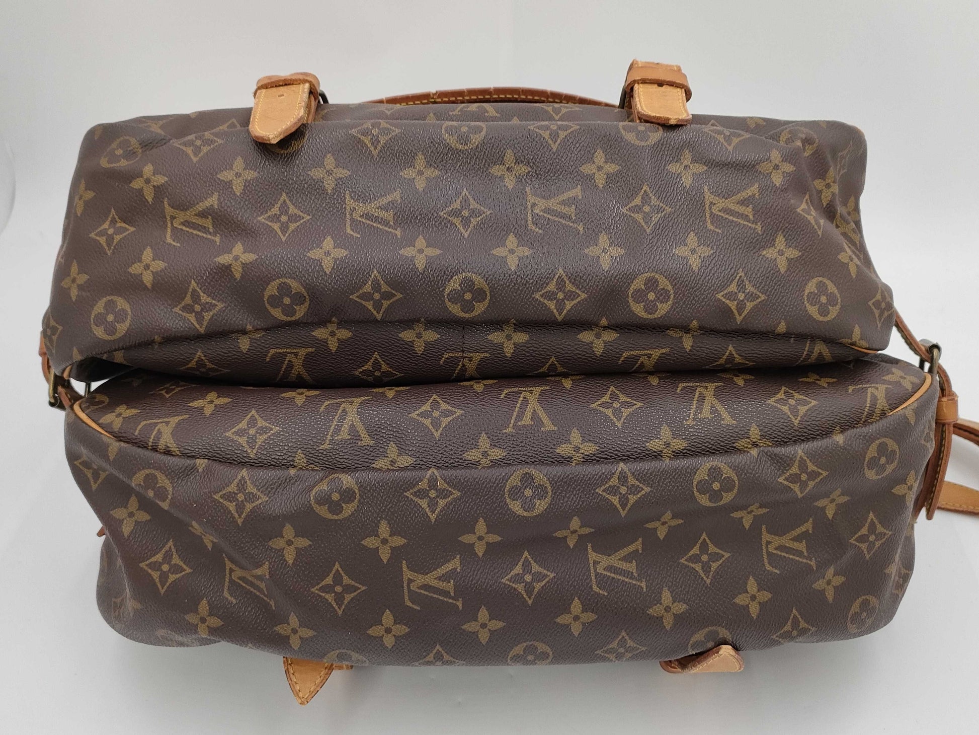 LOUIS VUITTON LOUIS VUITTON Saumur 43 Shoulder Bag