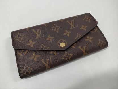 LOUIS VUITTON Monogram Sarah Wallet