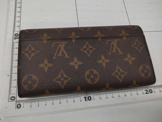 LOUIS VUITTON Monogram Sarah Wallet