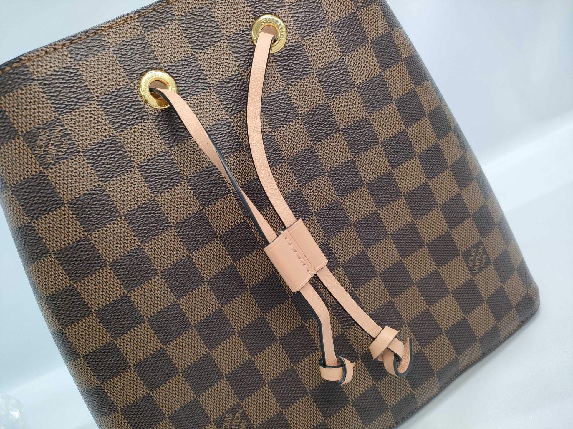 LOUIS VUITTON Damier NeoNoe Handbag
