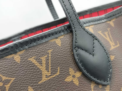 LOUIS VUITTON M42844 Monogram World Tour Neverfull MM Tote Bag