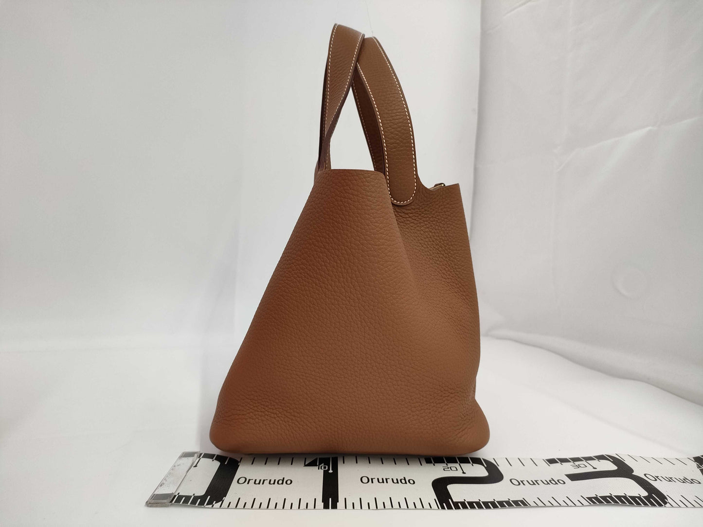 HERMES Picotin MM Taurillon Gold Handbag with G Hardware and K Stamp