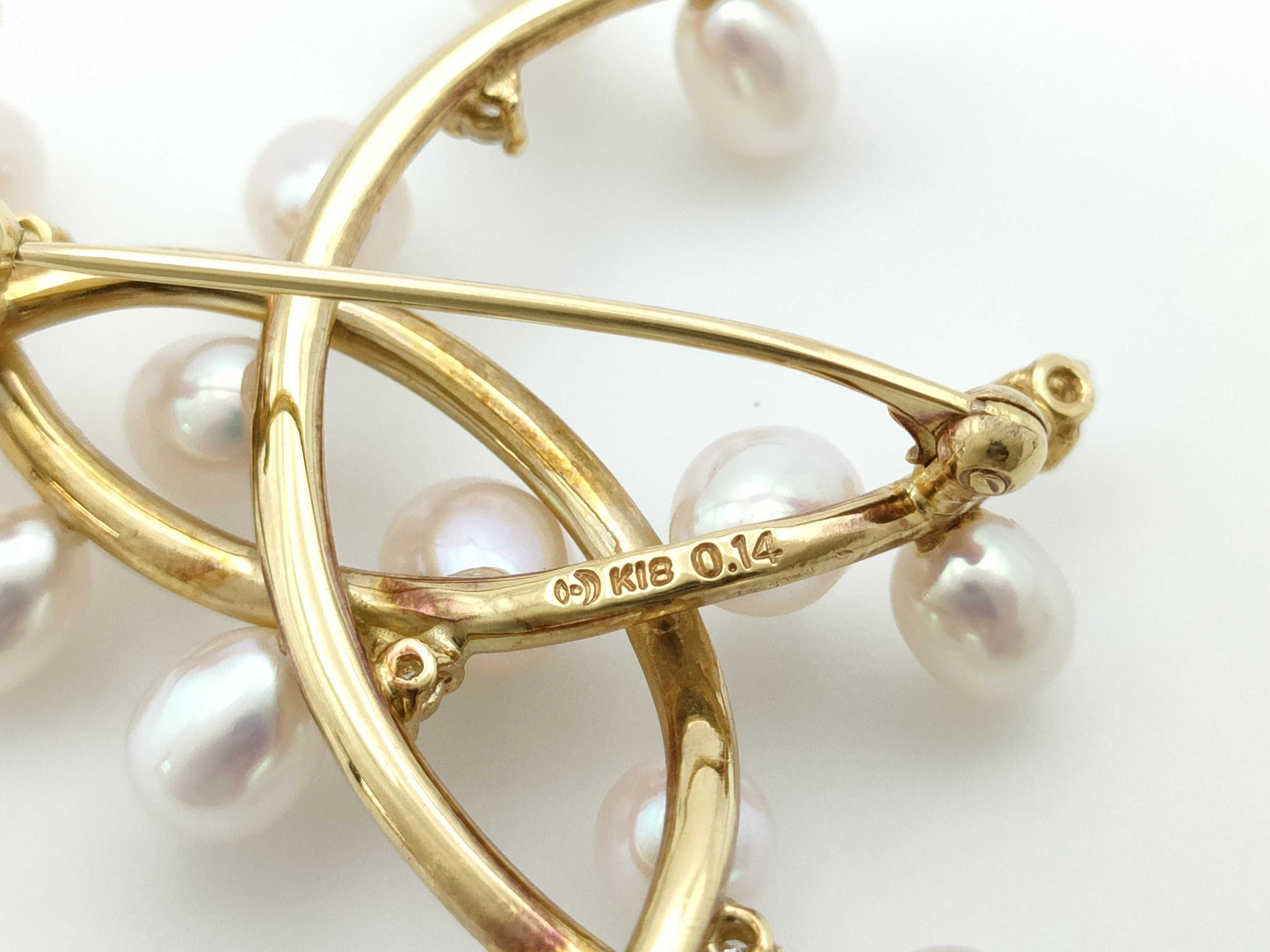 TASAKI Semi-Round Pearl, Diameter 4.4-5.5mm, D0.14ct, 18K Gold, 10.9g, Brooch 