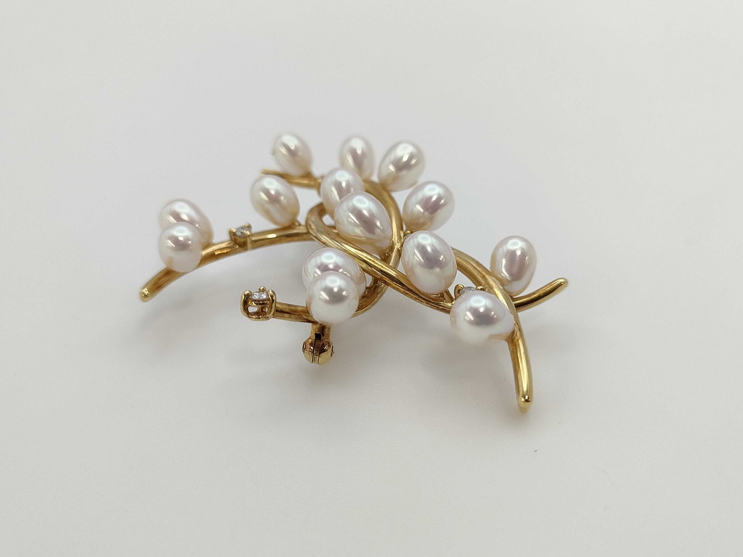 TASAKI Semi-Round Pearl, Diameter 4.4-5.5mm, D0.14ct, 18K Gold, 10.9g, Brooch 