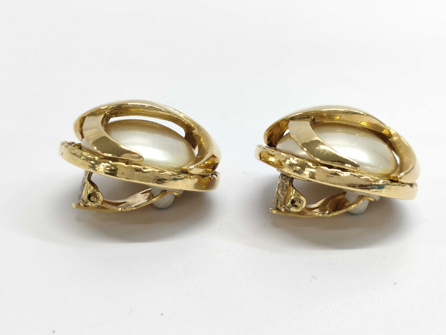 HERMES Chanel Coco Mark 23 Faux Pearl Gold Earrings