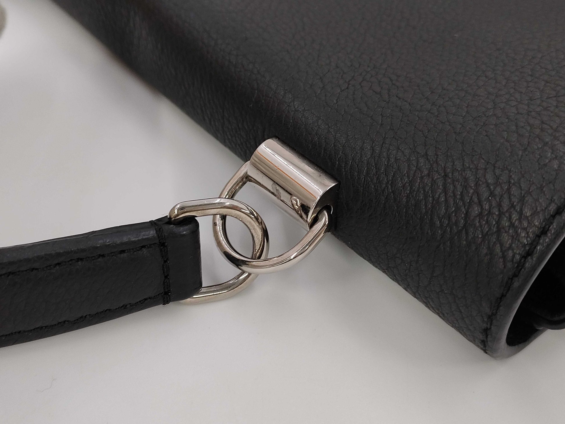 LOUIS VUITTON handbag