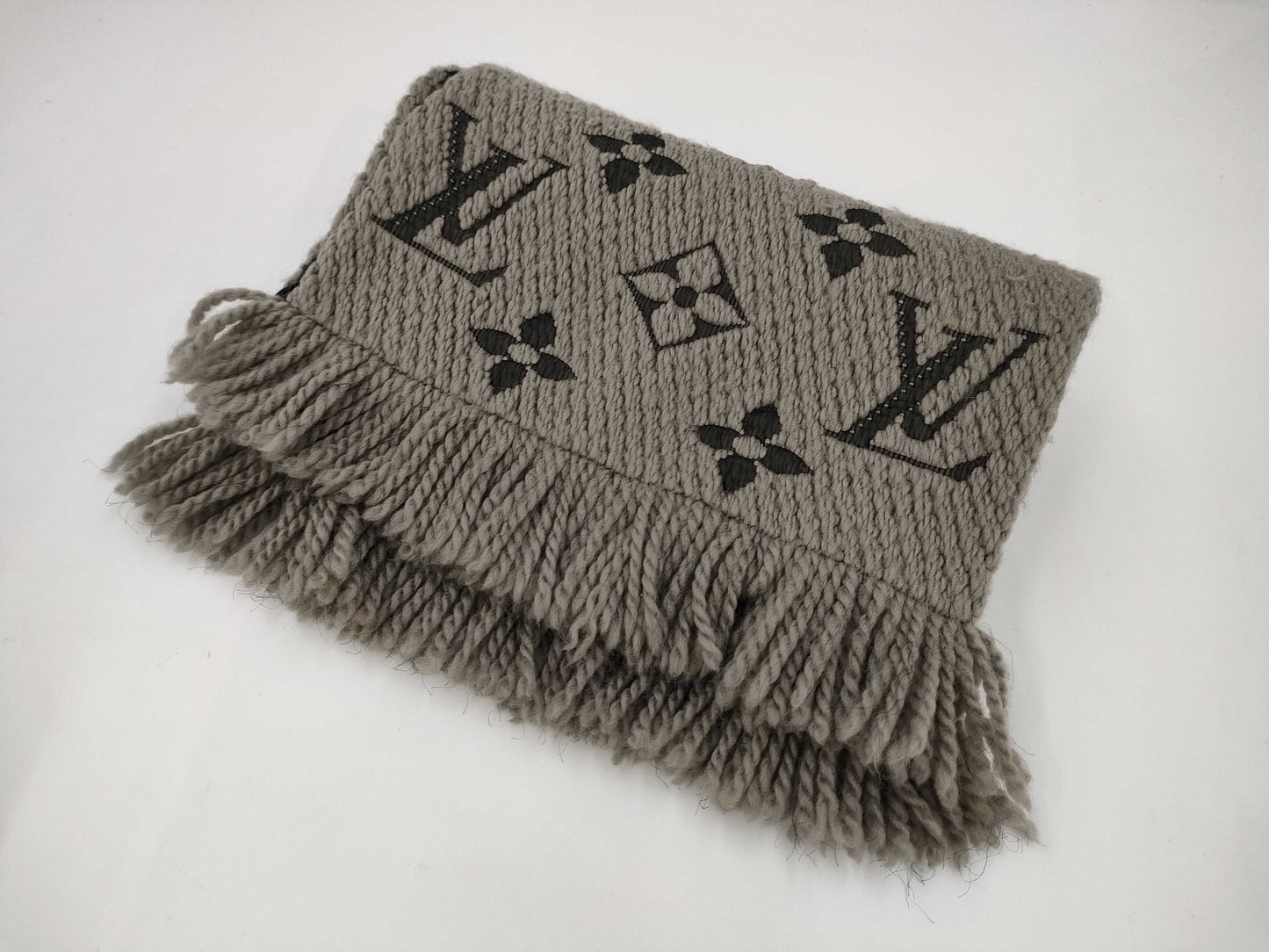 LOUIS VUITTON scarf