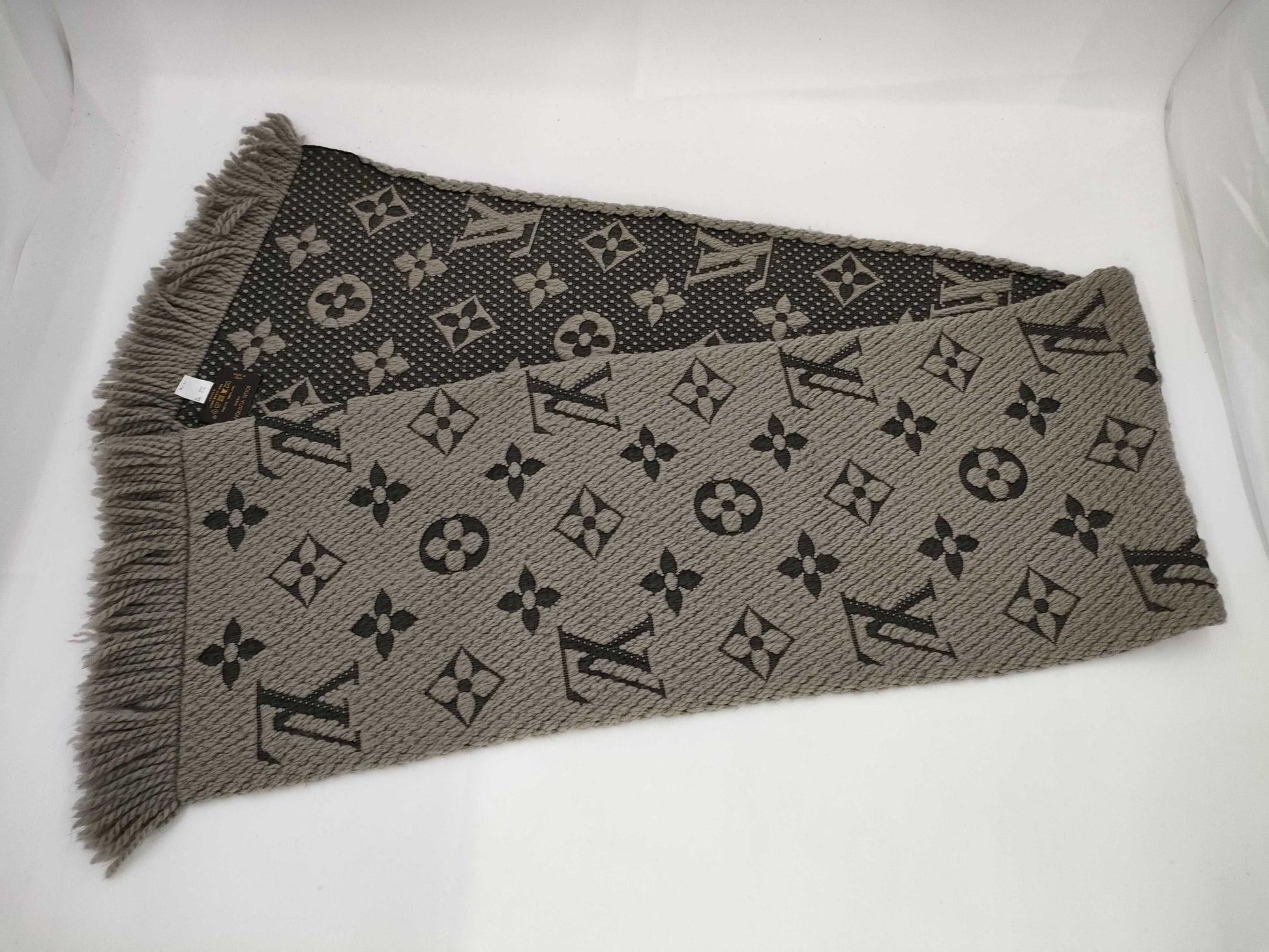 LOUIS VUITTON scarf