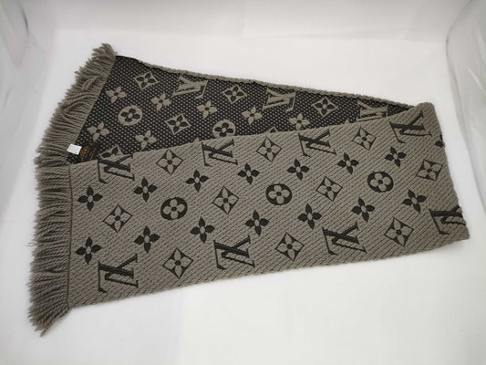 LOUIS VUITTON scarf