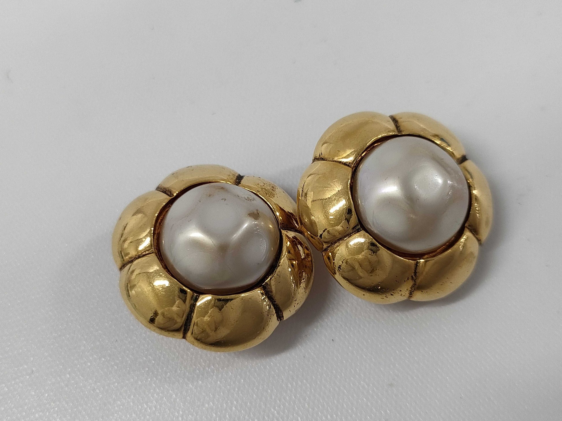 CHANEL GP x Faux Pearl Vintage Earrings with Rice, No Elastic