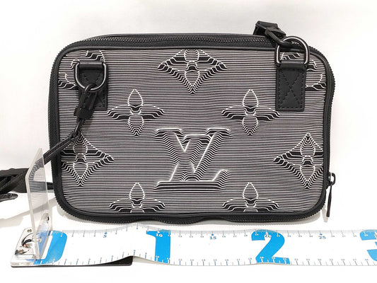 LOUIS VUITTON Expandable Messenger Shoulder Bag M55698