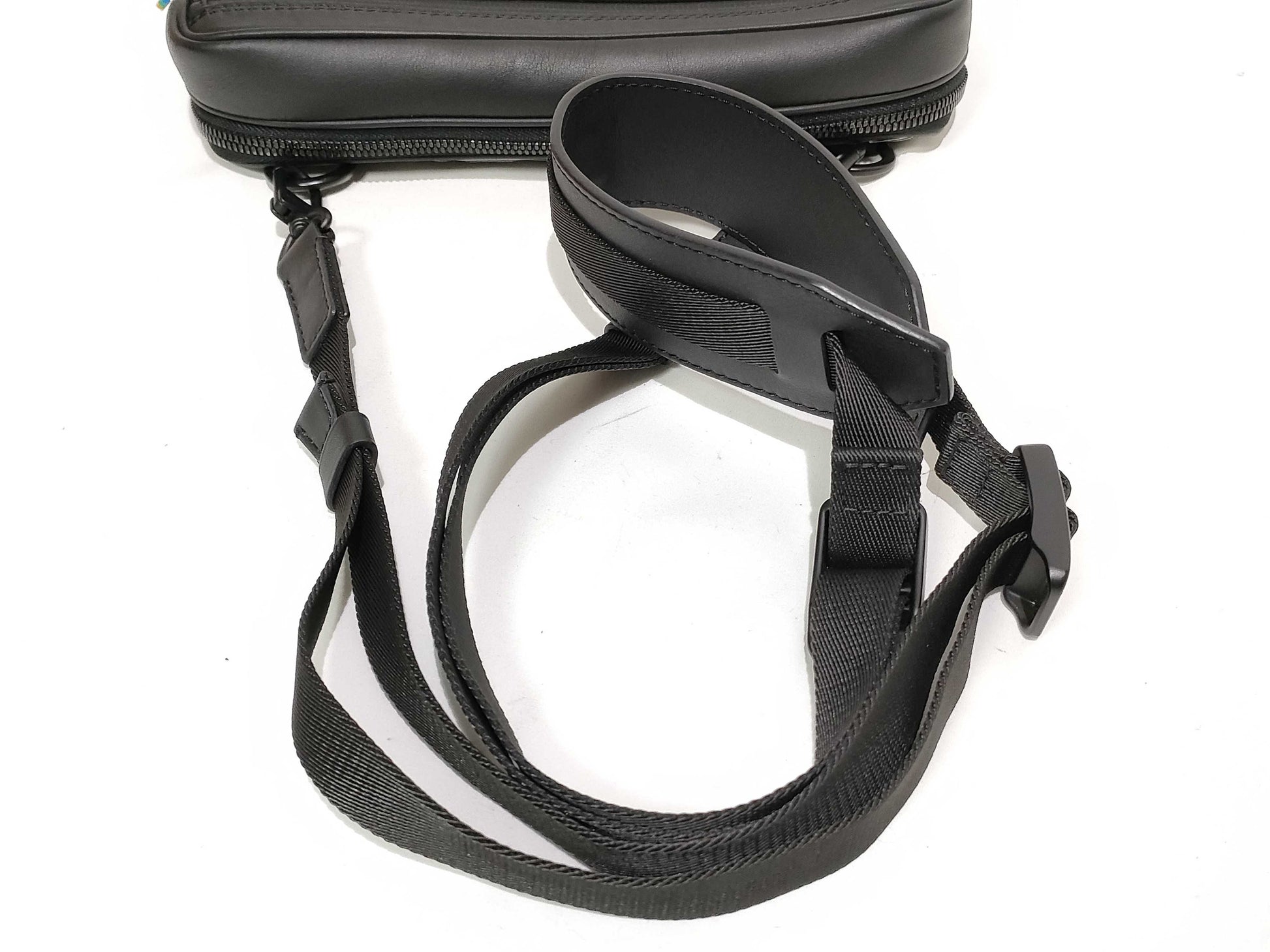 LOUIS VUITTON Expandable Messenger Shoulder Bag M55698