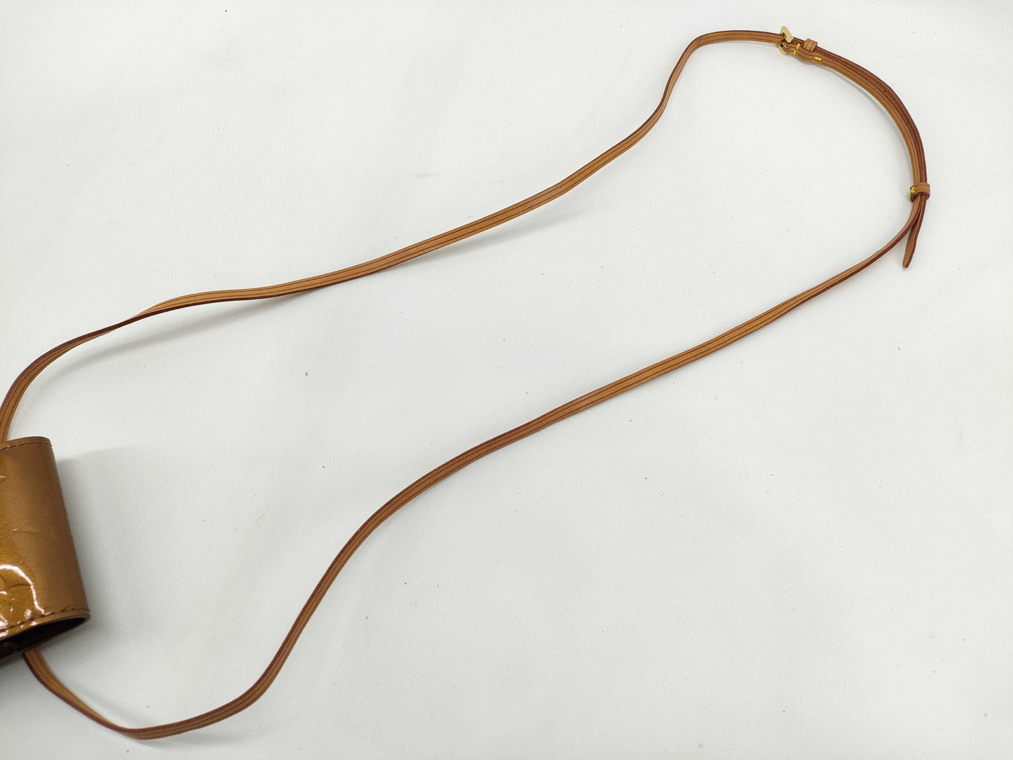 LOUIS VUITTON Vernis Louis Vuitton Pouch Walker Vernis Shoulder Bag