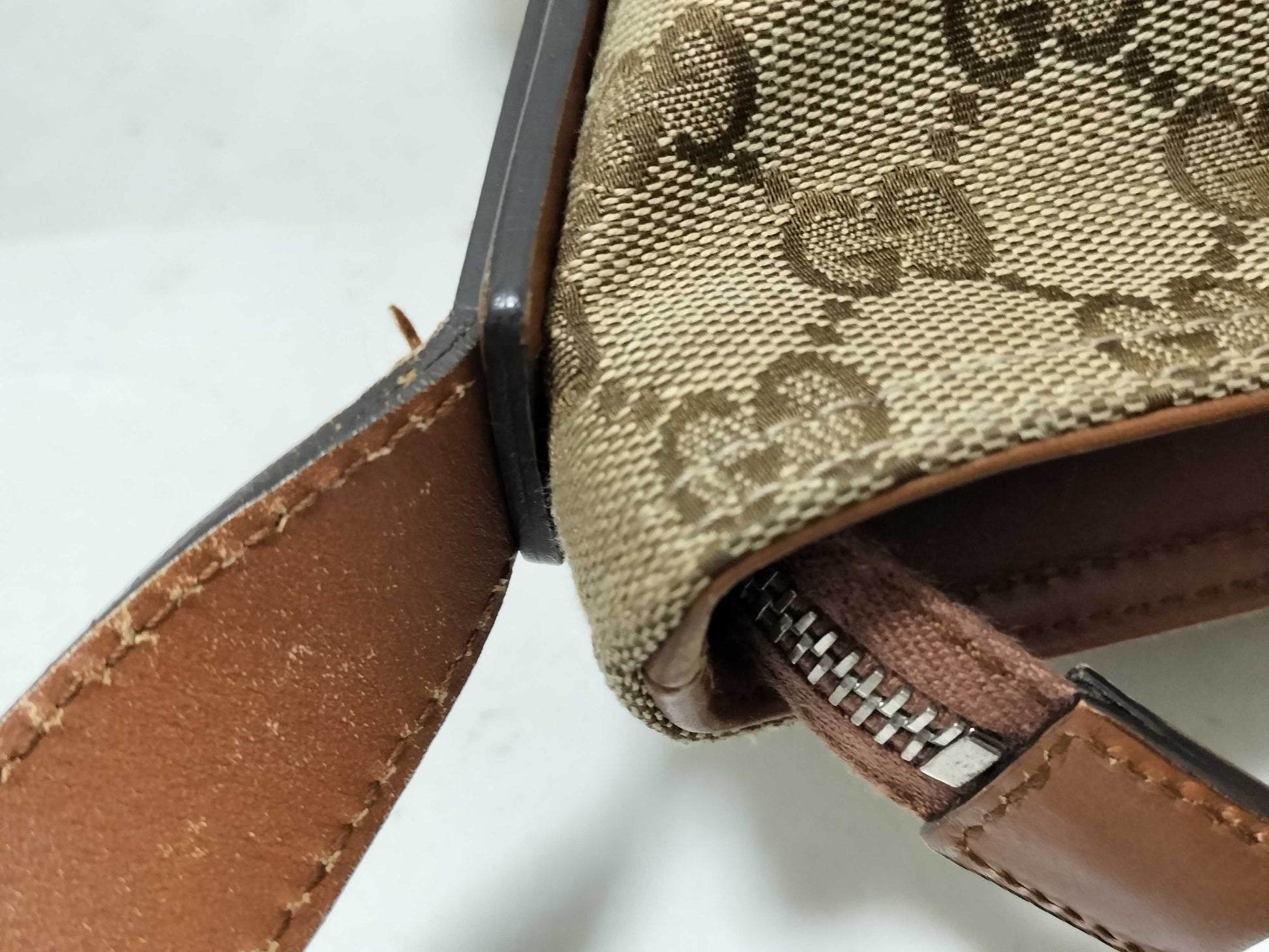 GUCCI GG Canvas Gucci GG One-Shoulder Shoulder Bag