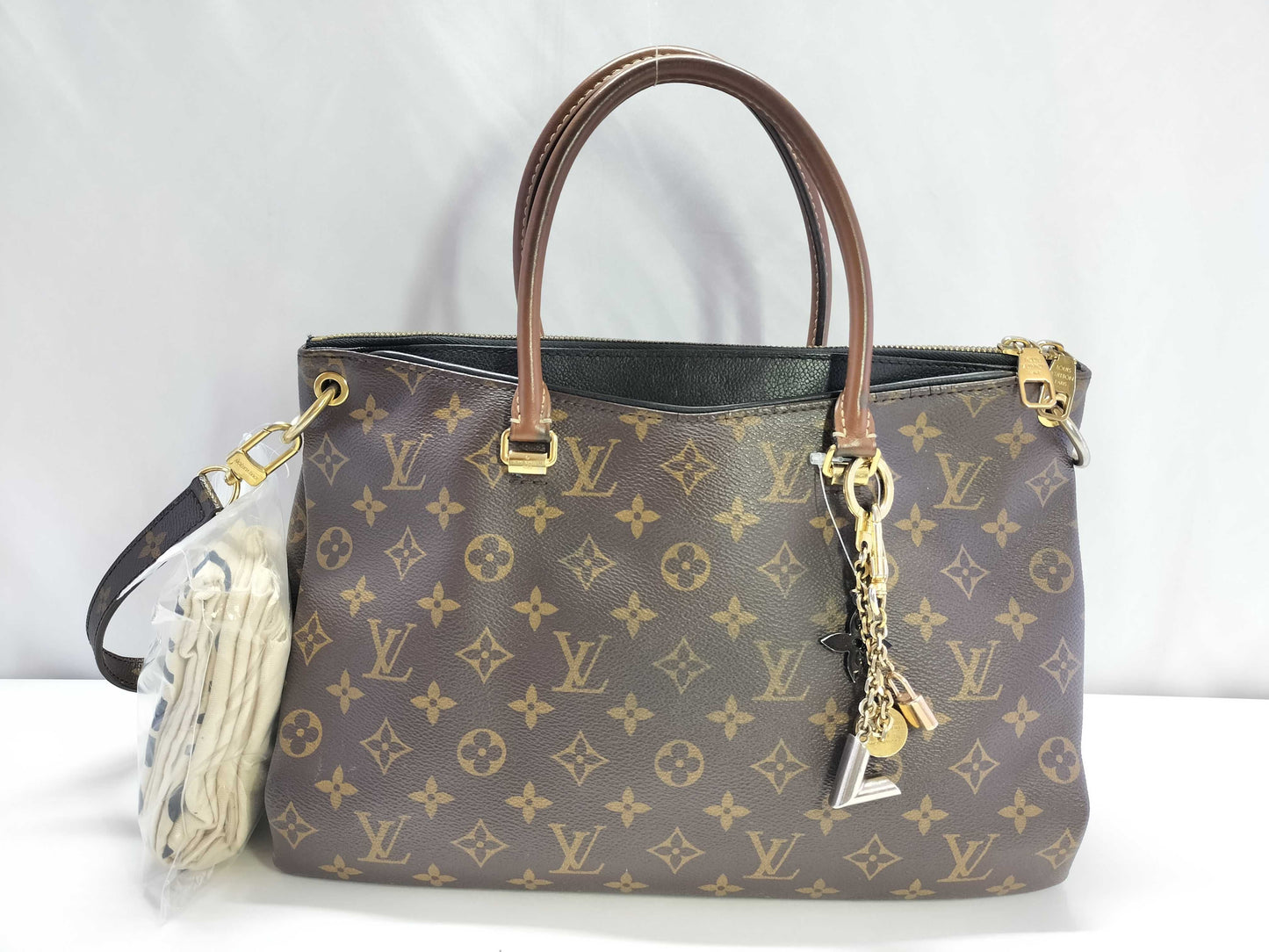 LOUIS VUITTON Monogram LV Pallas Monogram Canvas x Calfskin Leather Handbag M41064