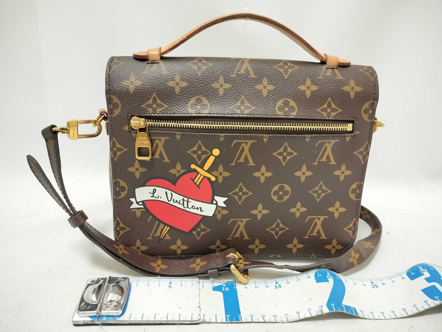 LOUIS VUITTON Monogram LV Patches Pochette Metis MM Monogram M43991 Shoulder Bag