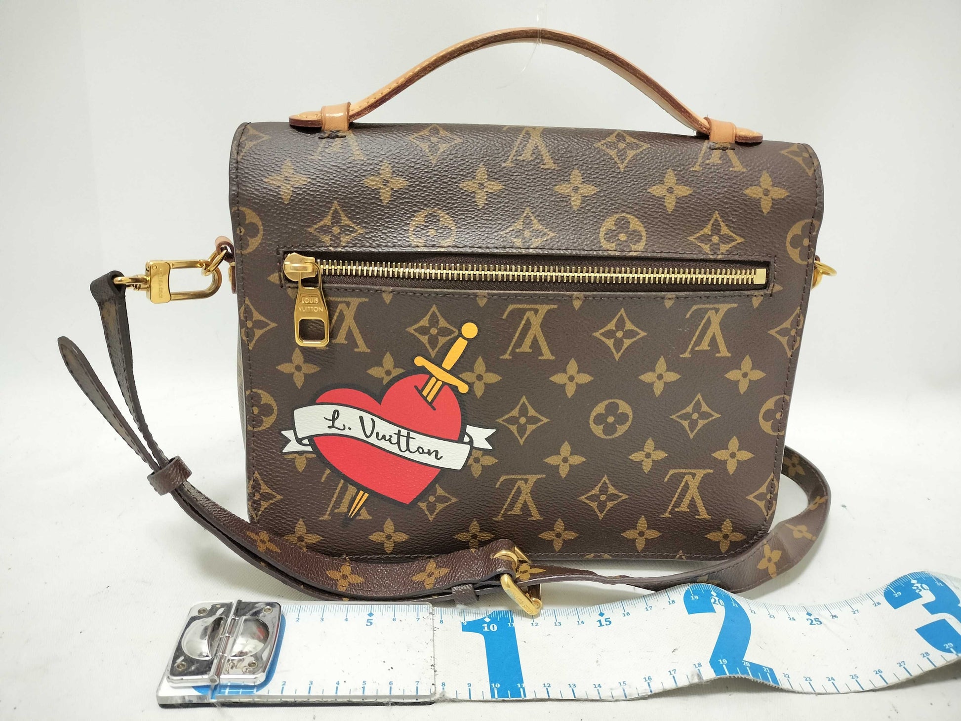 LOUIS VUITTON Monogram LV Patches Pochette Metis MM Monogram M43991 Shoulder Bag