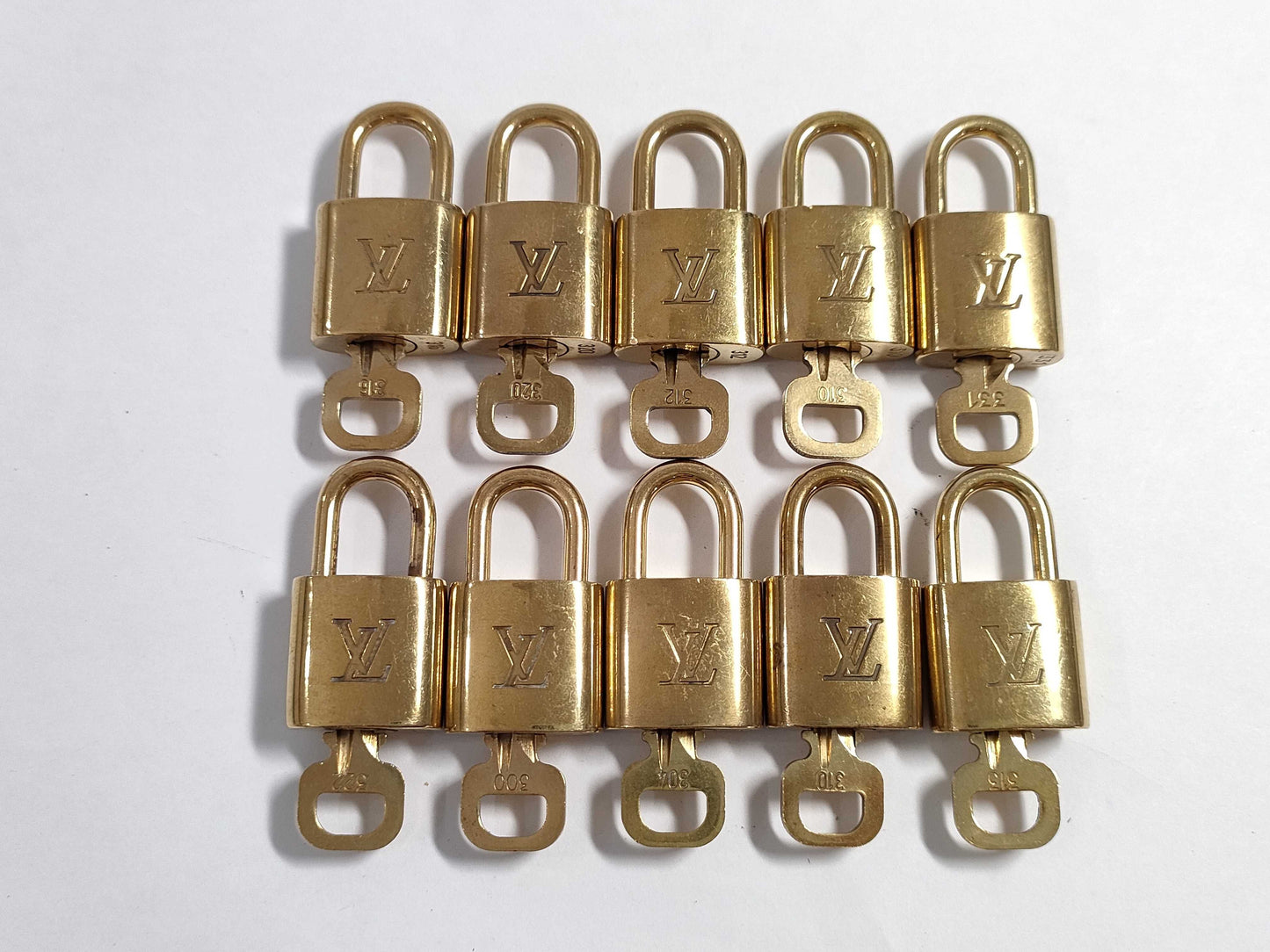 LOUIS VUITTON Cadena & Key x 10 Other Accessories