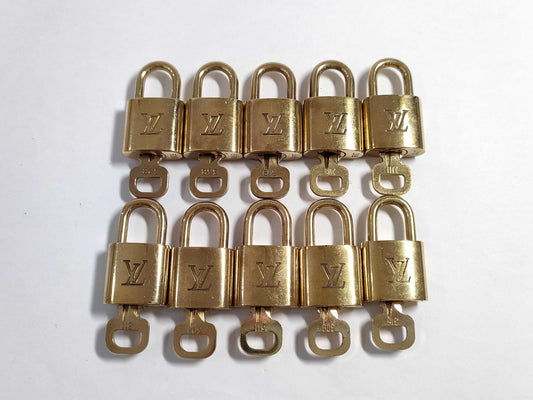 LOUIS VUITTON Cadena & Key x 10 Other Accessories