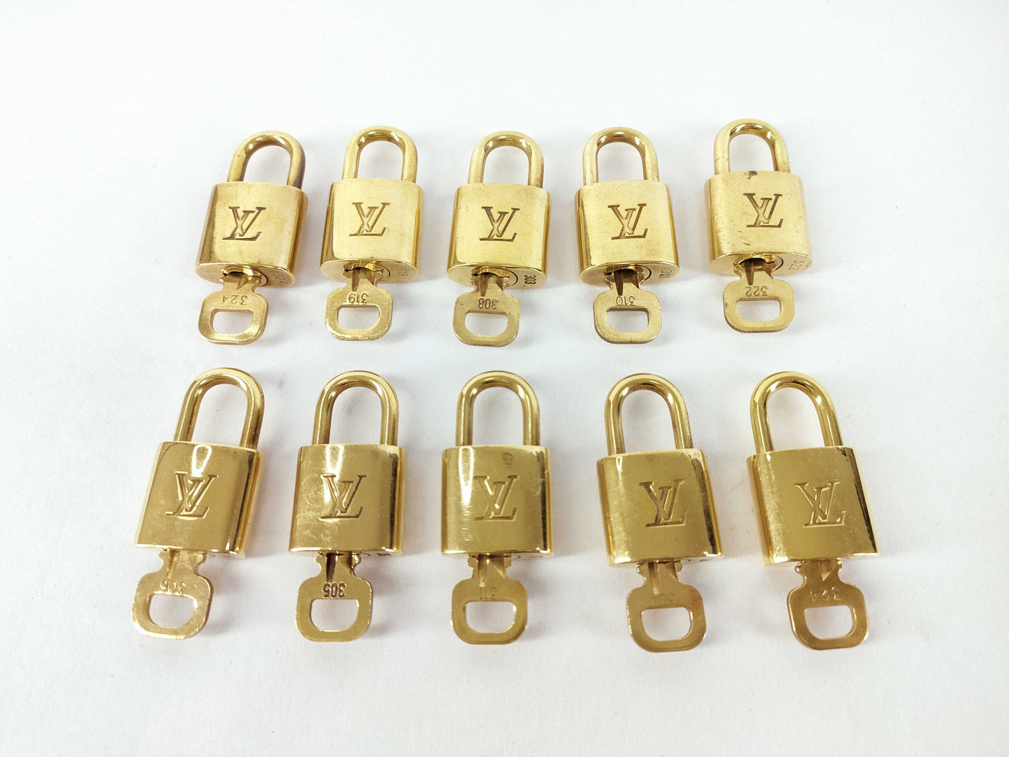 LOUIS VUITTON Cadena & Key x 10 Other Accessories