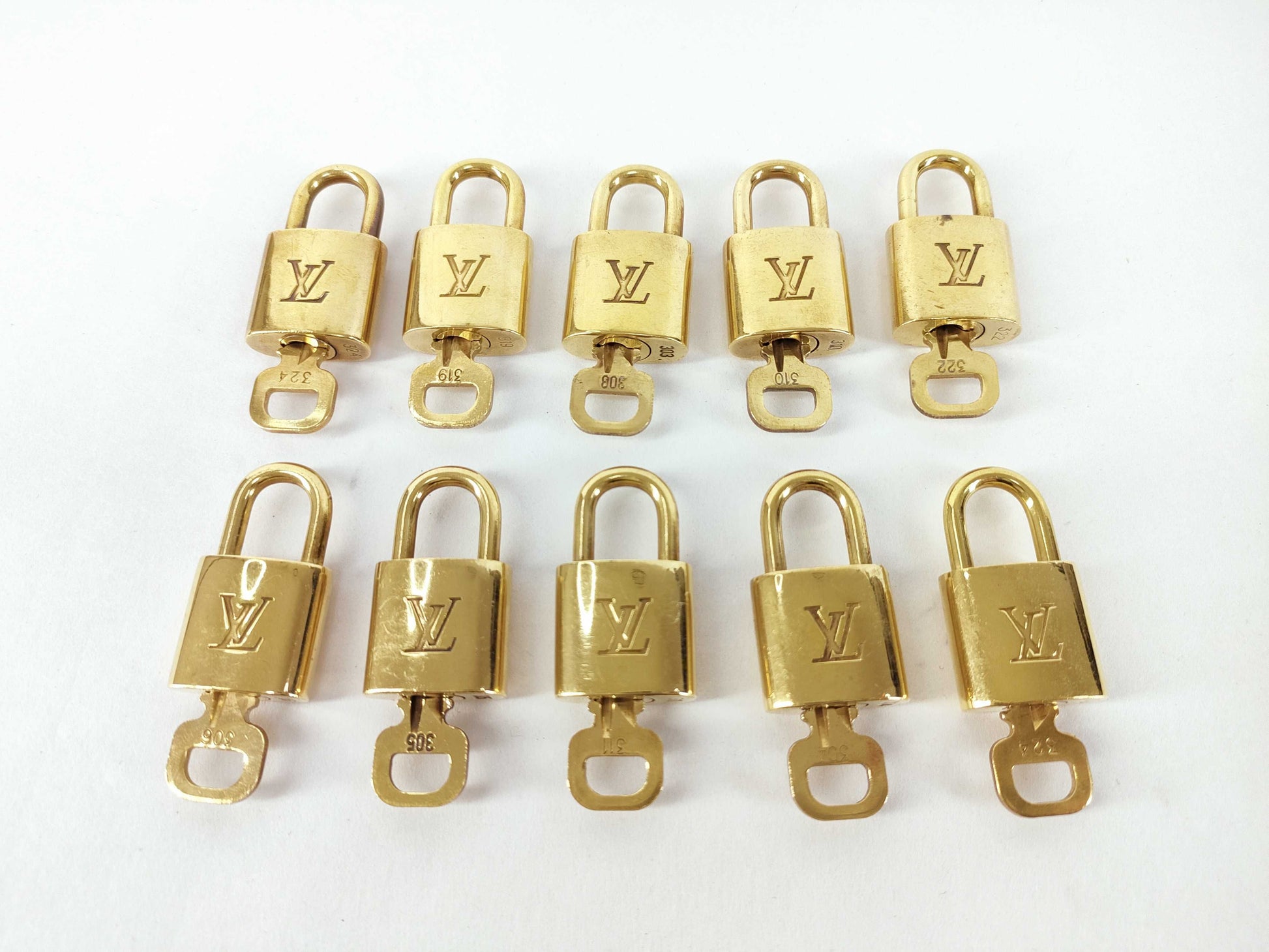 LOUIS VUITTON Cadena & Key x 10 Other Accessories