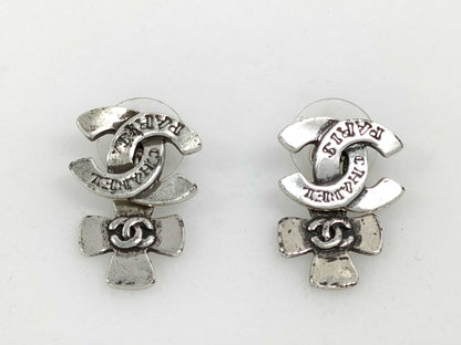 CHANEL Coco Mark earrings with parts and comments