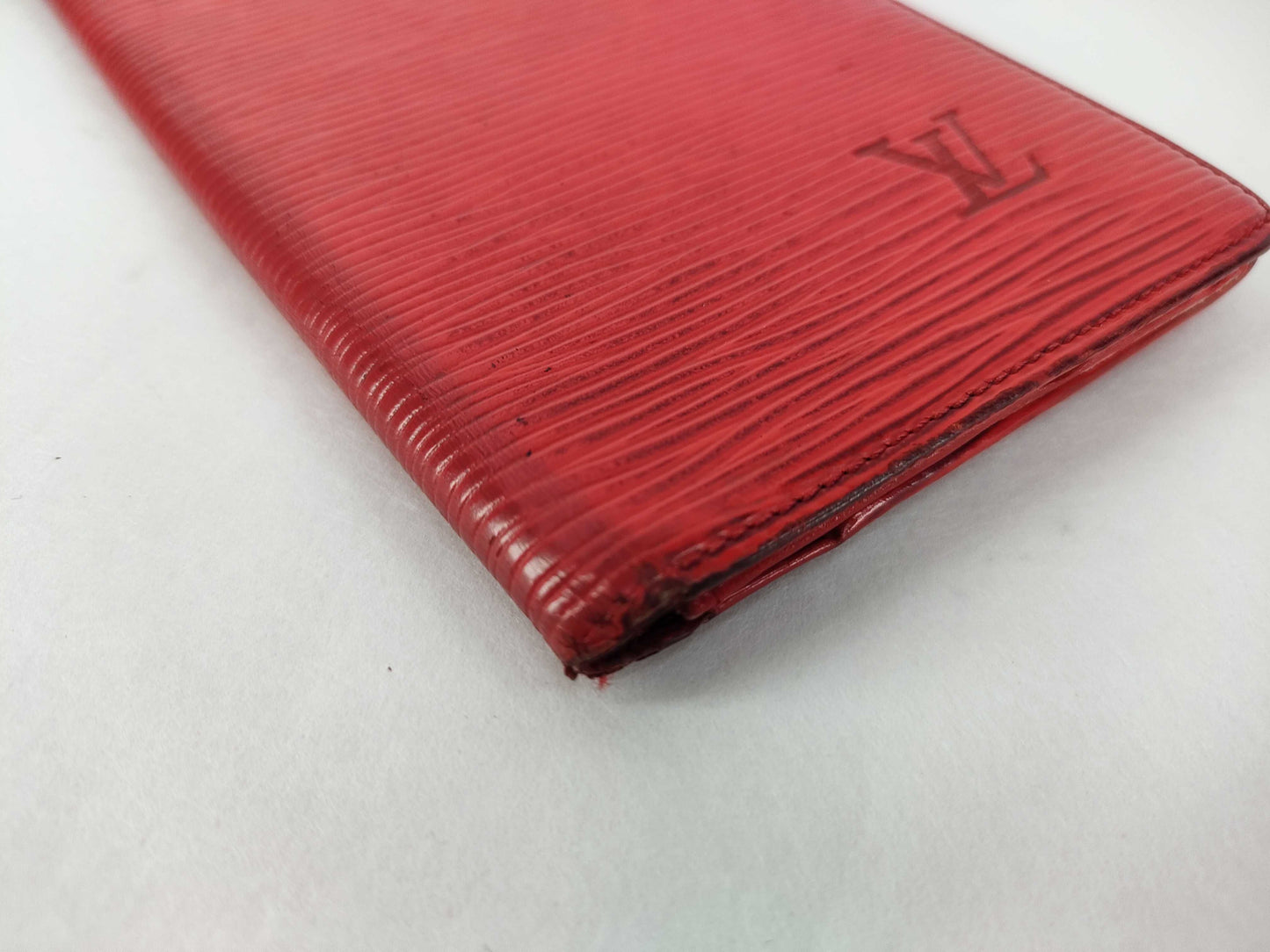 LOUIS VUITTON Epi Louis Vuitton Wallet