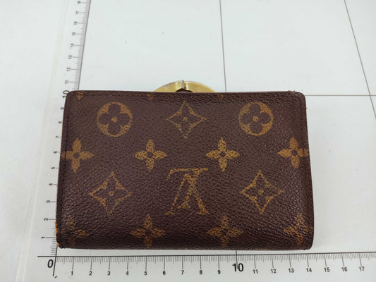 LOUIS VUITTON Monogram Louis Vuitton Wallet