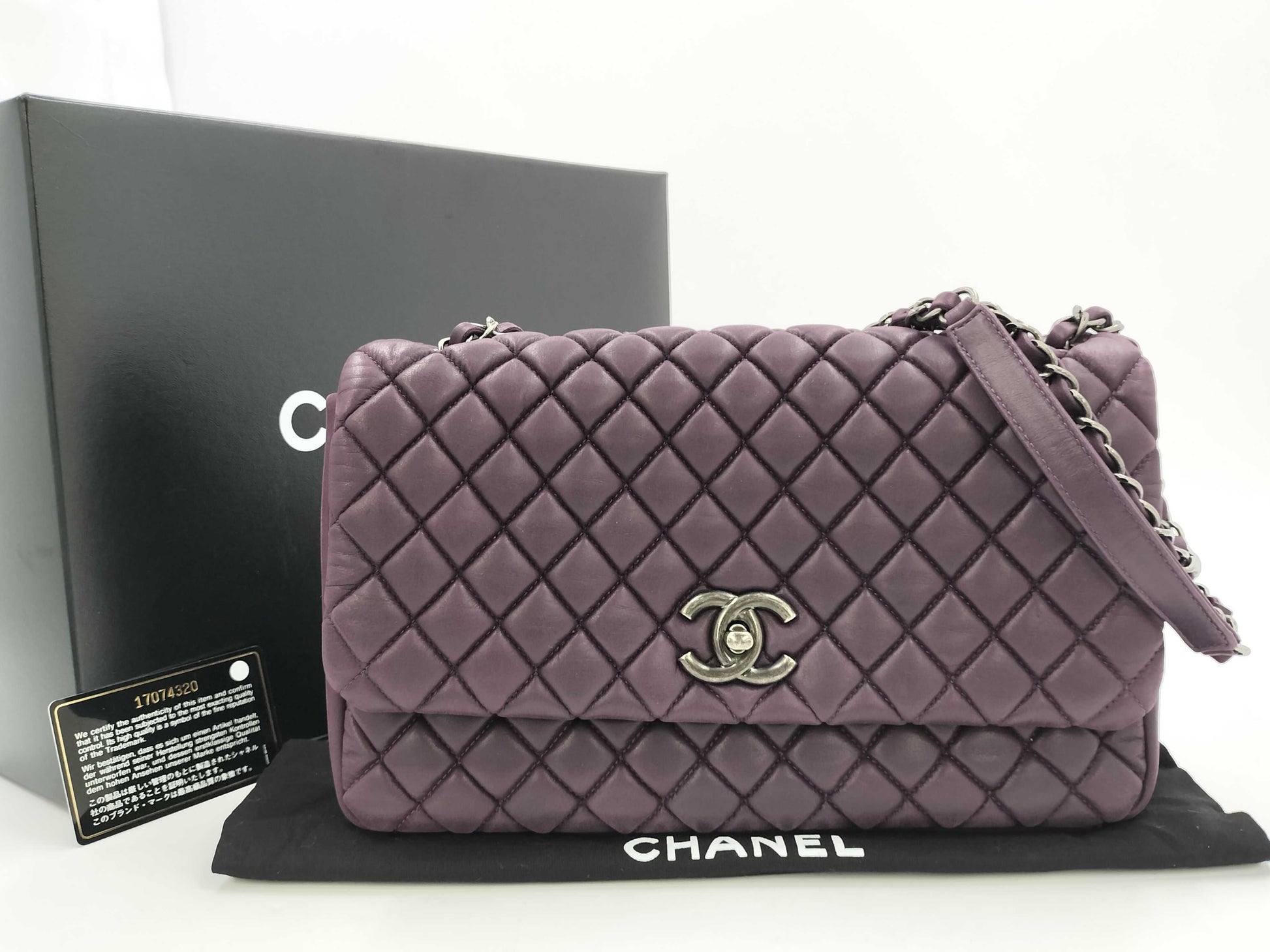 CHANEL shoulder bag