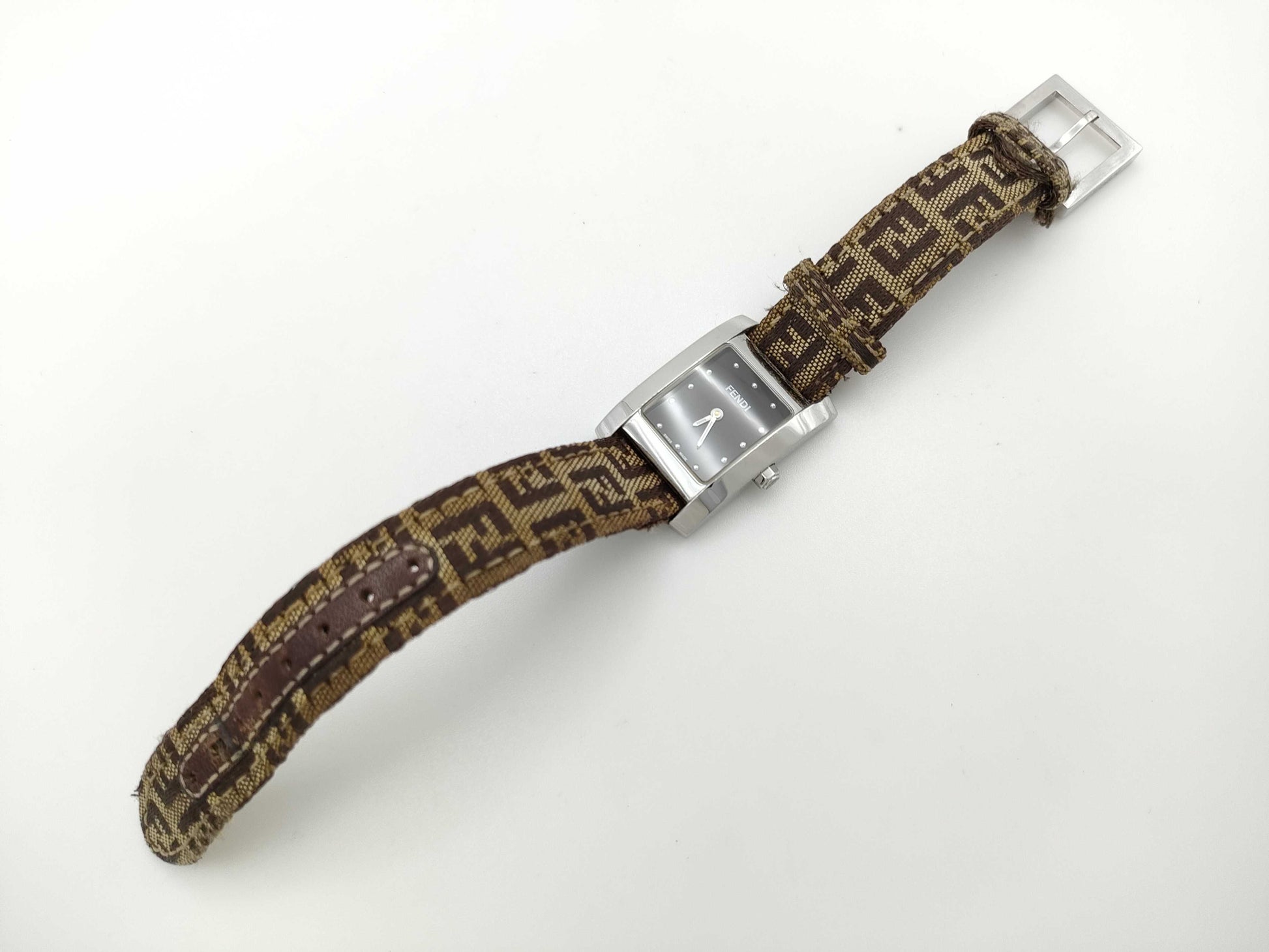 FENDI Classico 137-7000L-727 Quartz Women's Watch