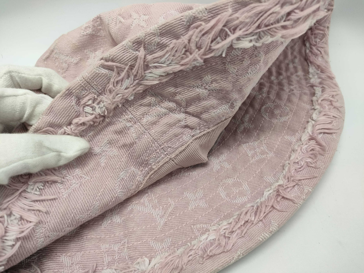 LOUIS VUITTON Louis Vuitton Hats and Other Accessories