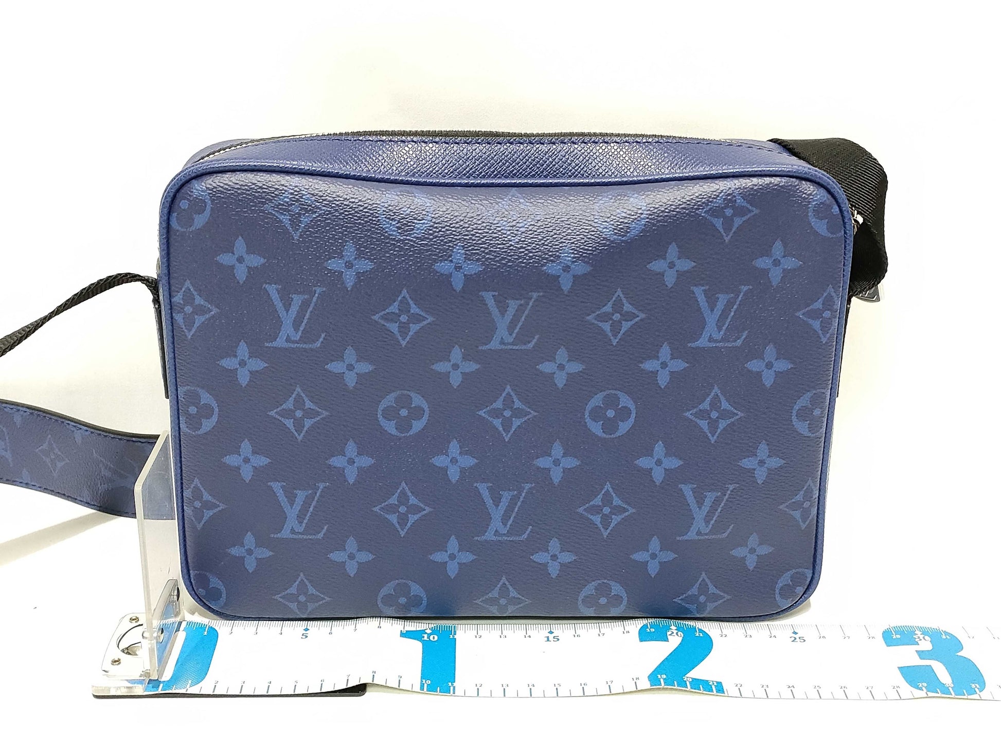 LOUIS VUITTON Monogram Louis Vuitton Shoulder Bag