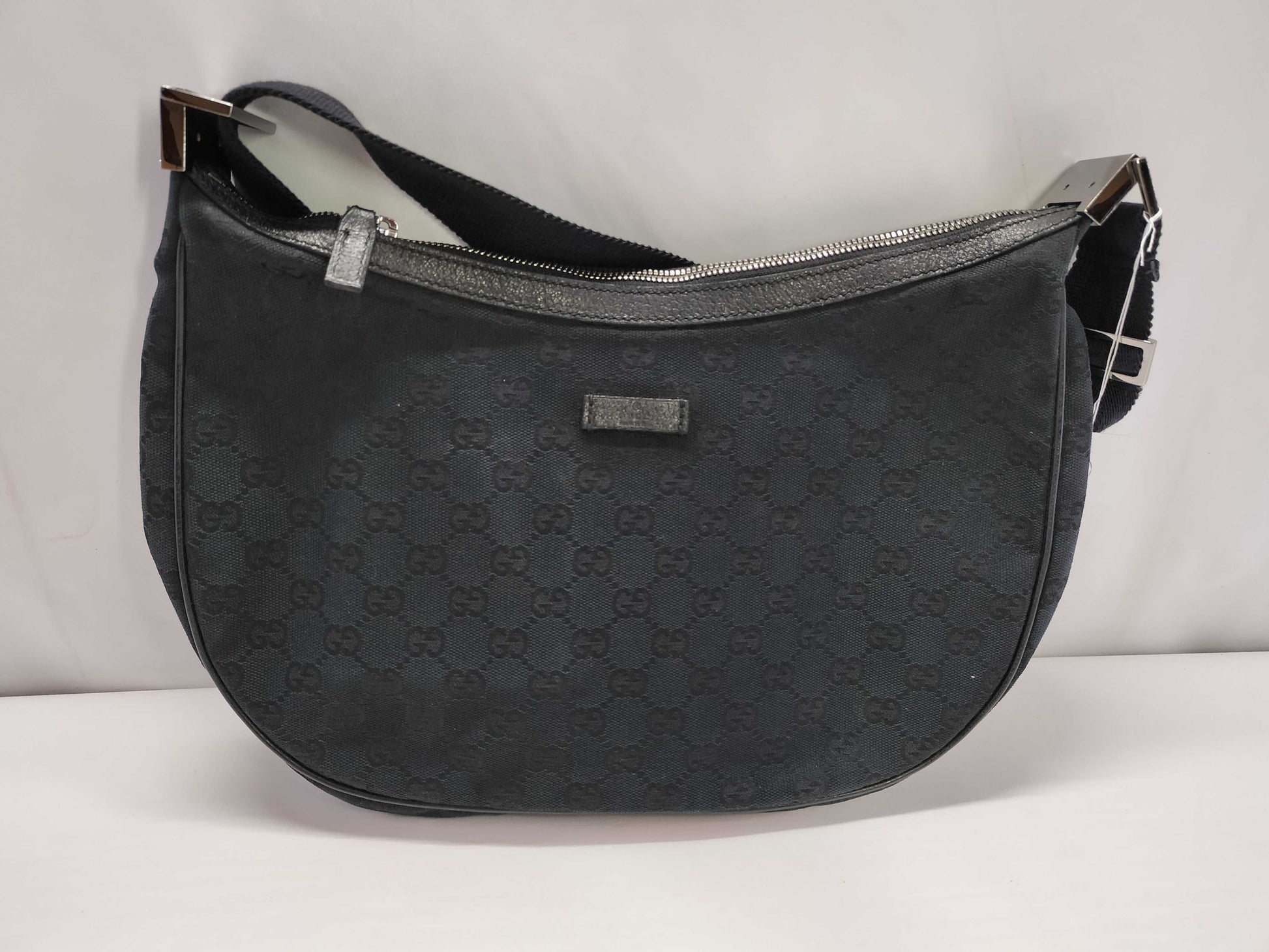 GUCCI GG Canvas Shoulder Bag GUCCI GG Canvas Shoulder Bag