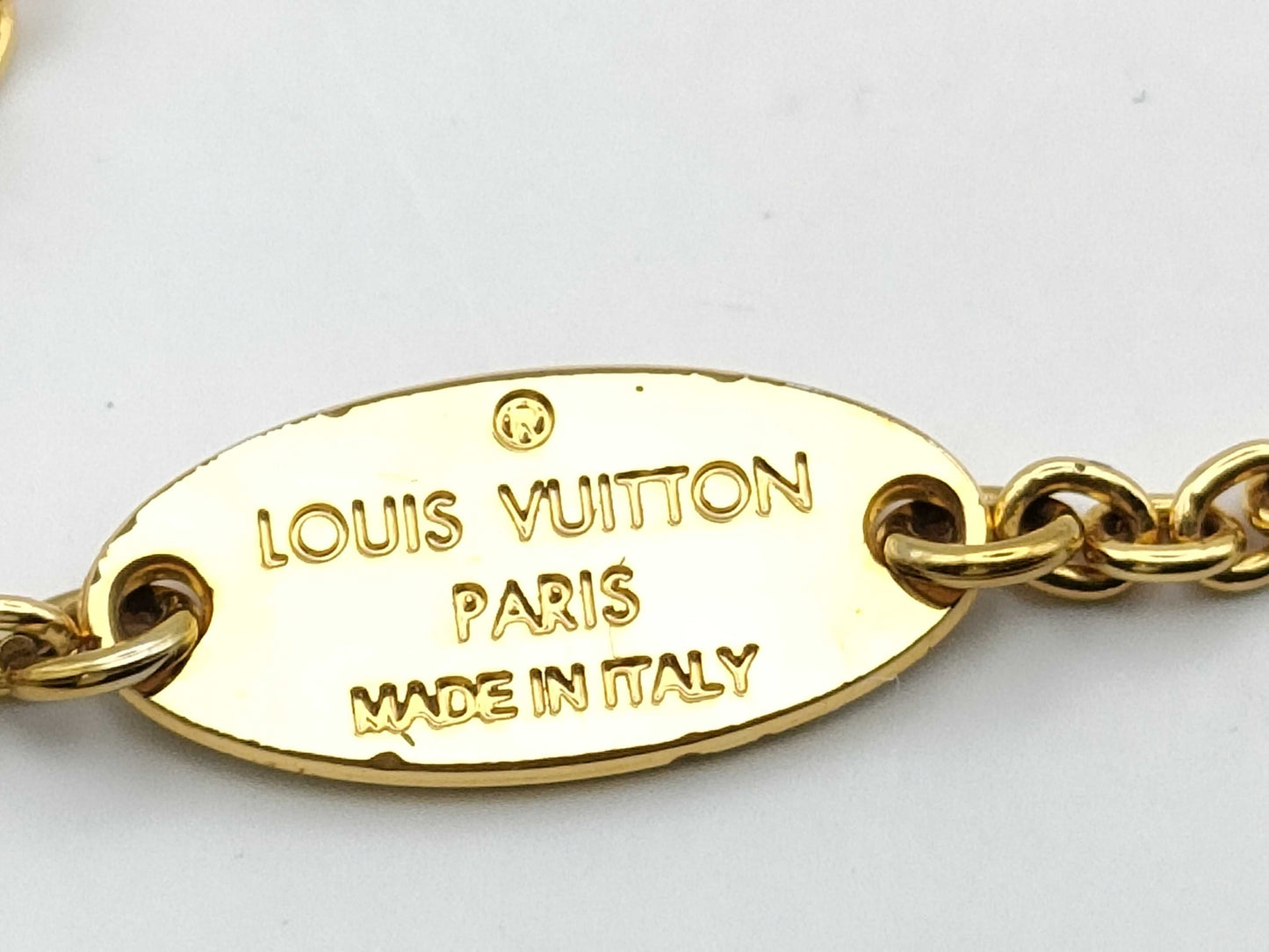 LOUIS VUITTON LV Essential V Necklace Necklace