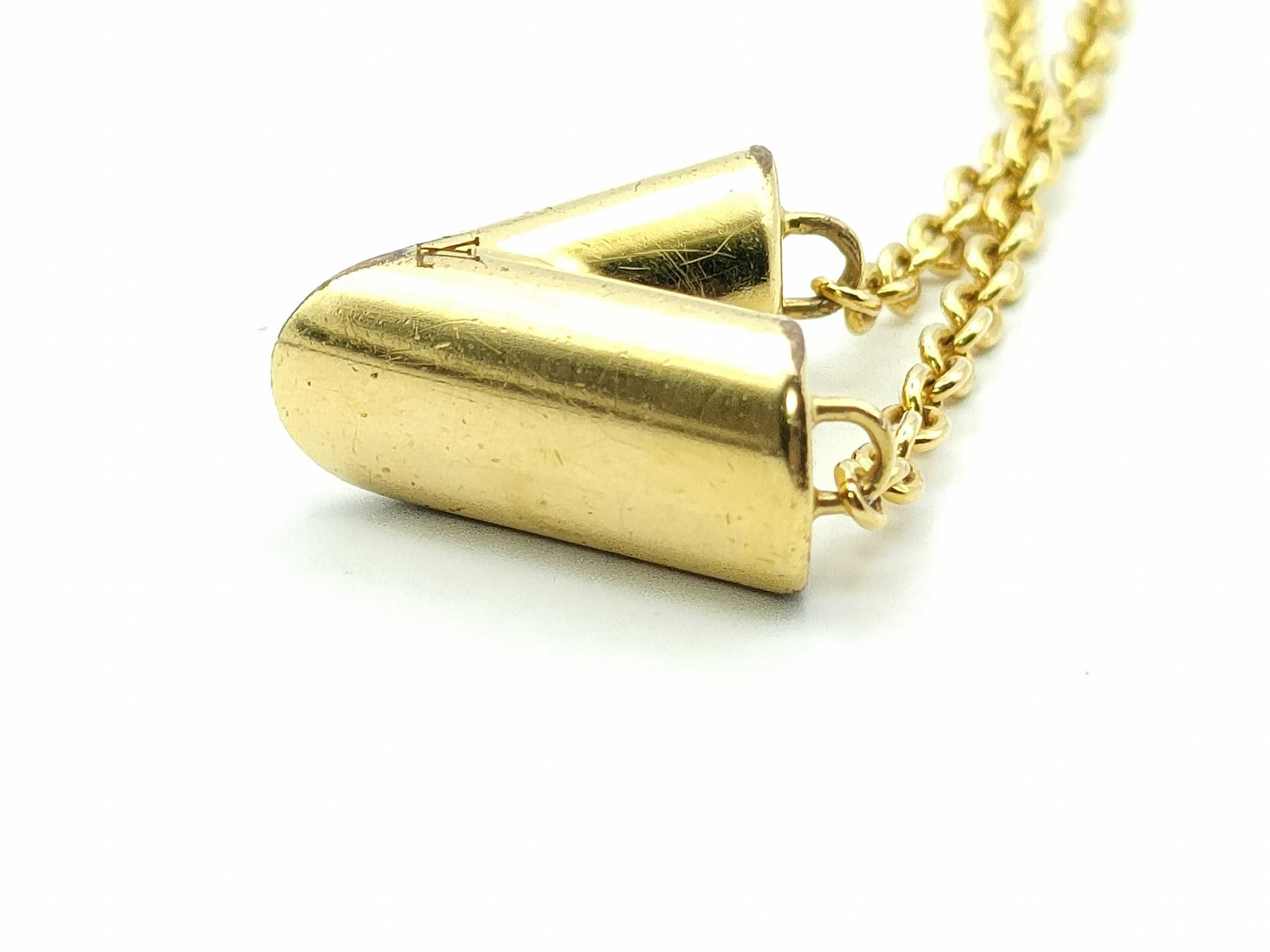 LOUIS VUITTON LV Essential V Necklace Necklace