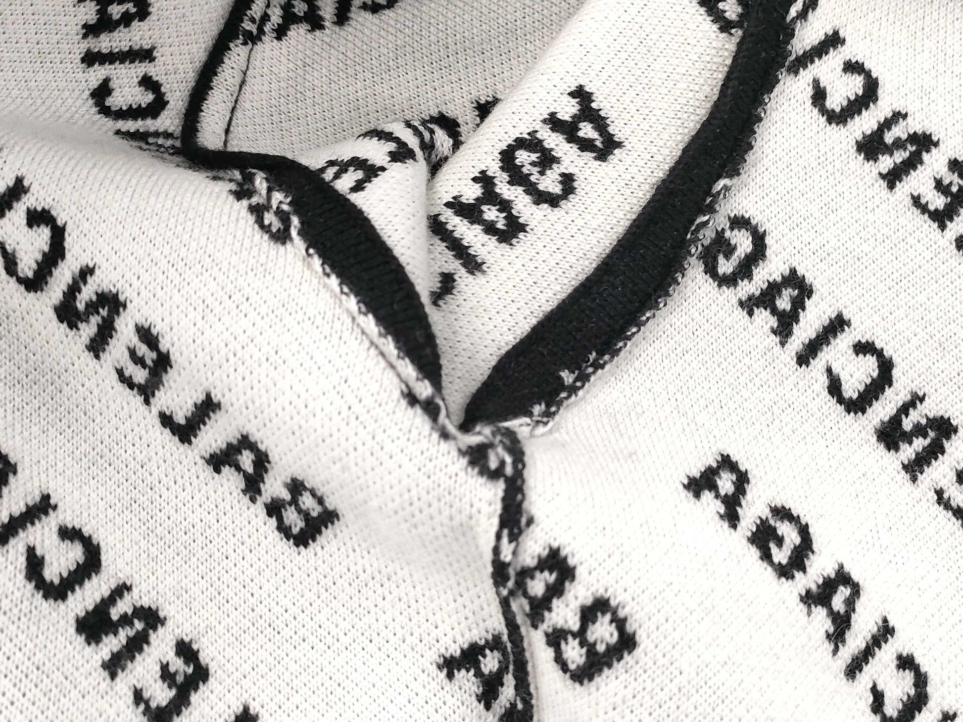 BALENCIAGA BALENCIAGA 719649 Logomaia All Over Cardigan Knit Cardigan Size 4 Unused with tags Cardigan