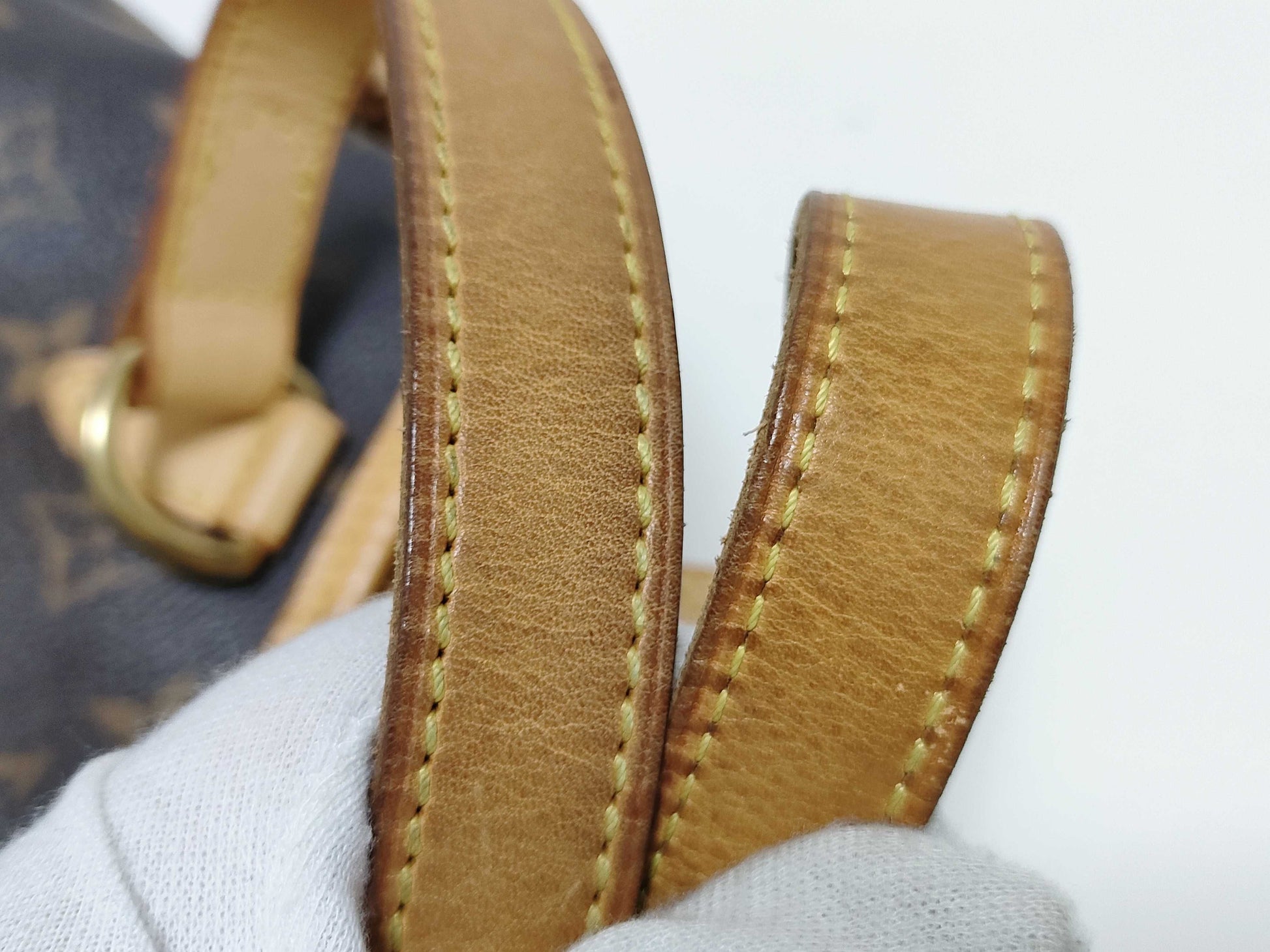 LOUIS VUITTON Monogram LV Batignolles Handbag