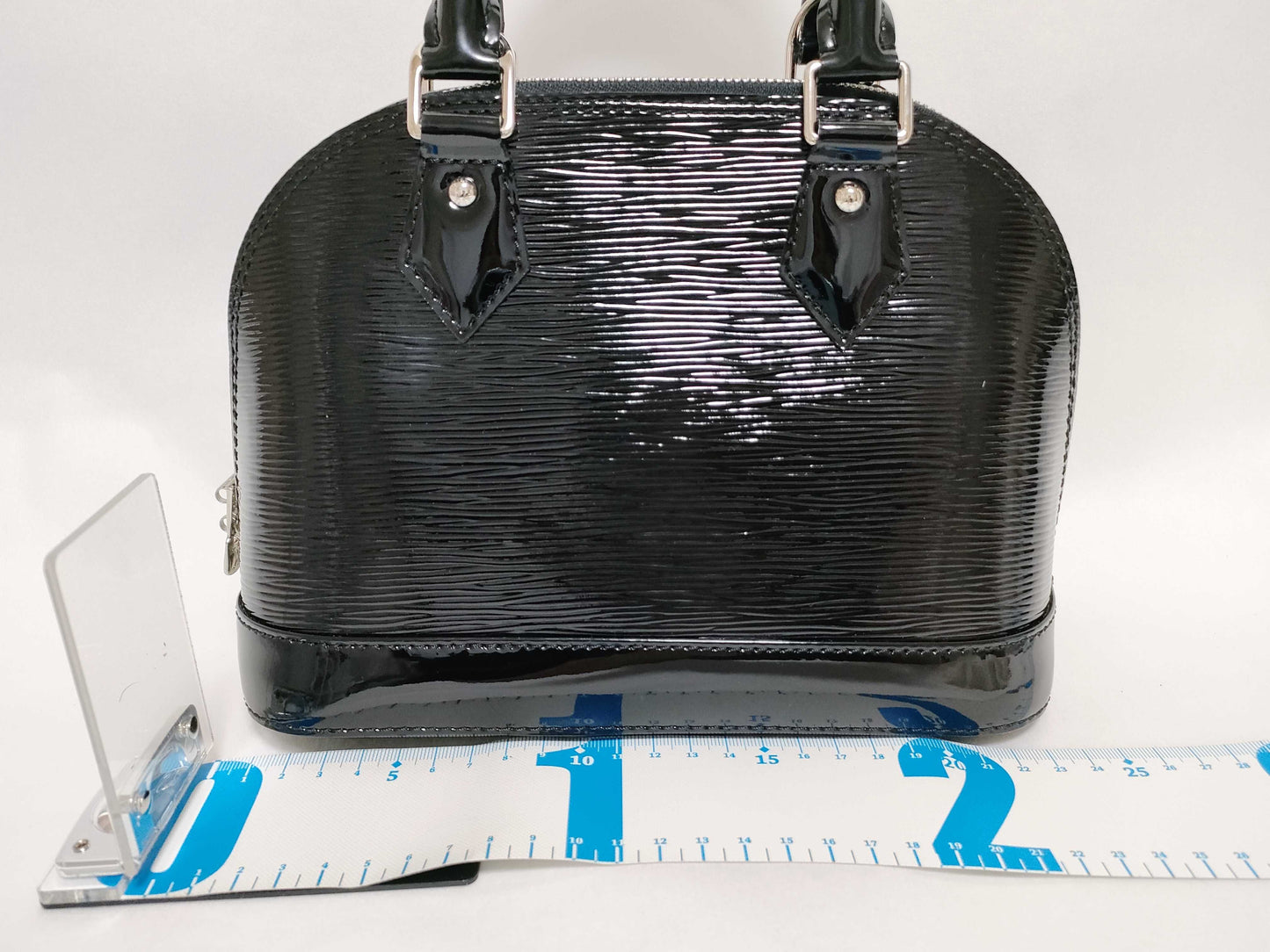 LOUIS VUITTON Epi LV Alma Epi Handbag